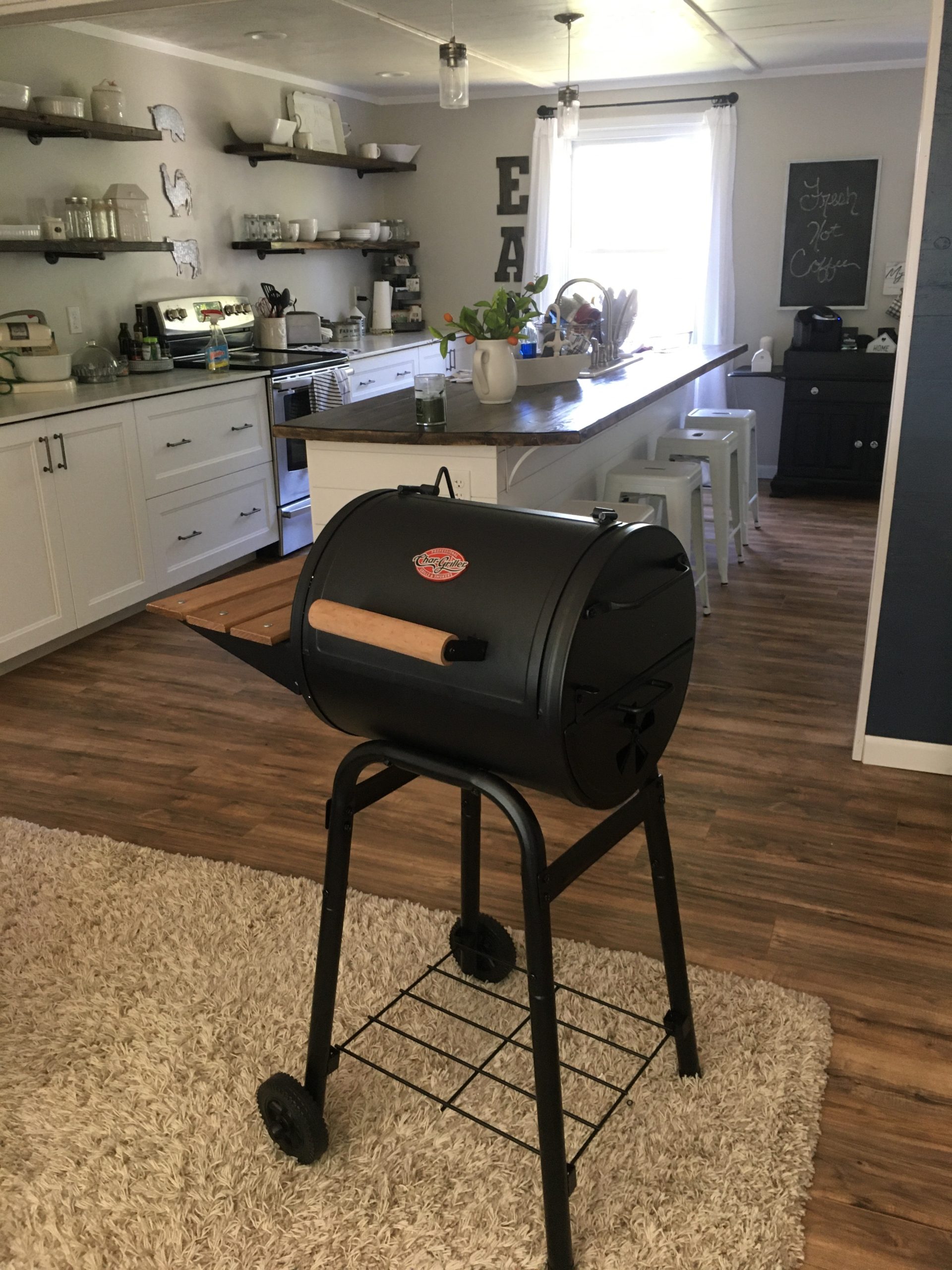 Char-Griller Patio Pro Charcoal Grill and Smoker with Cast Iron Grates, Premium Wood Shelf and Damper Control, 250 Cooking Square Inches customer photo 1
