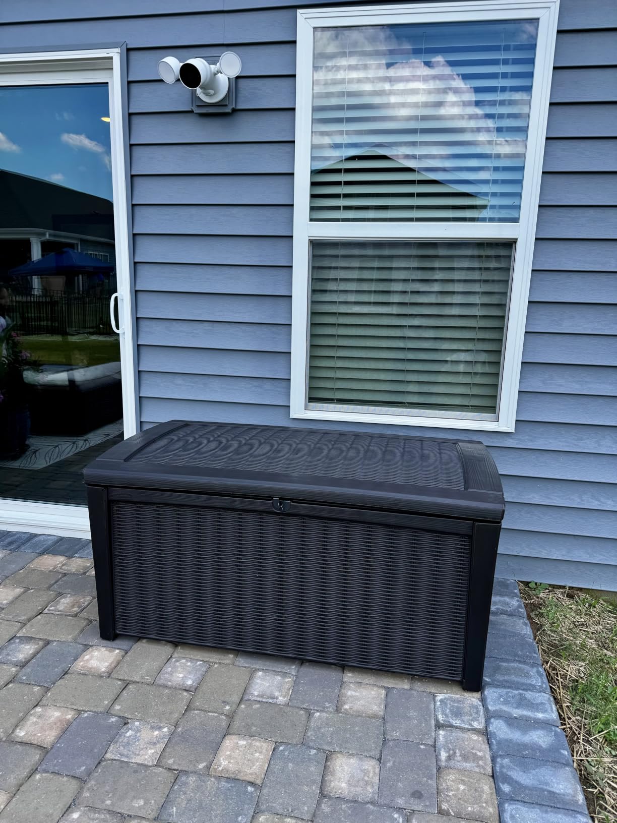 Keter Outdoor Storage Deck Box for Patio, Backyard & Garden, Borneo, 110 Gal, Grey - Lockable, Organizing, and Waterproof Plastic Container Bench customer photo 2