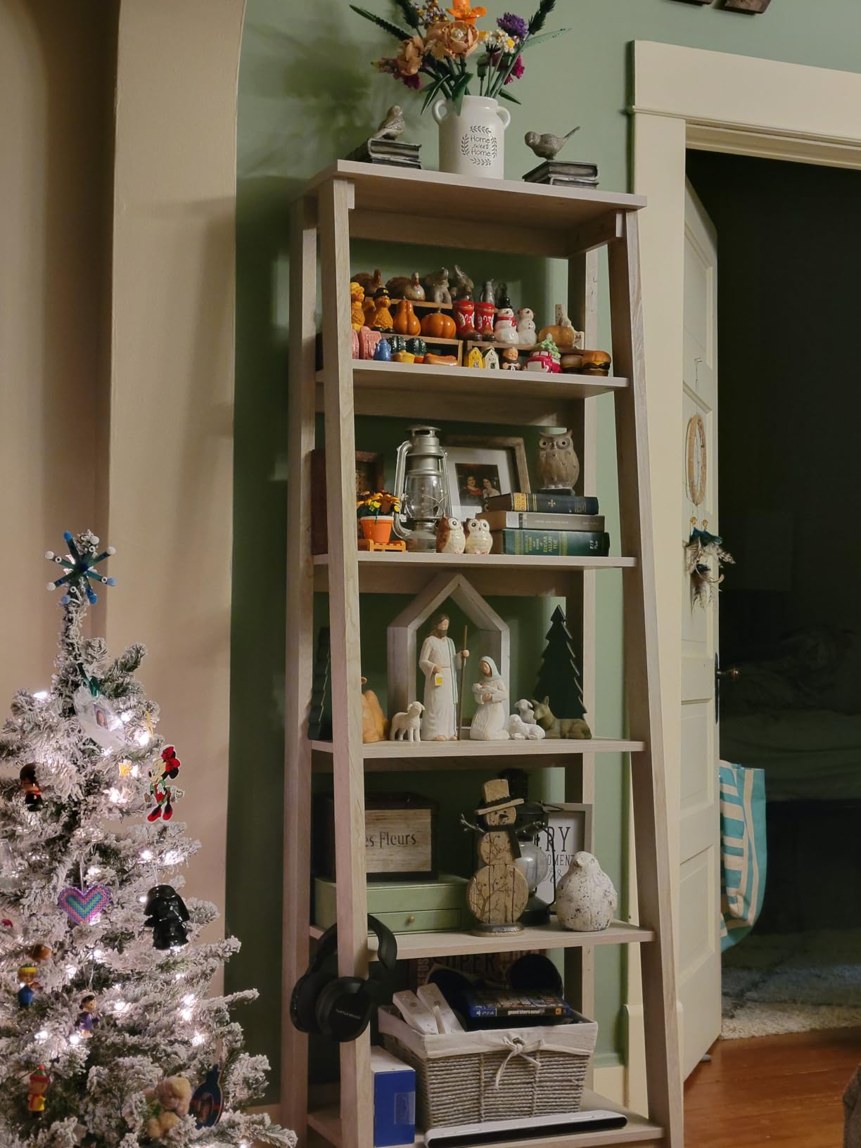 Sauder Ladder Bookshelf 5 Tier Trestle Ladder Shelf Wooden Bookcase, in Jamocha Wood customer photo 2