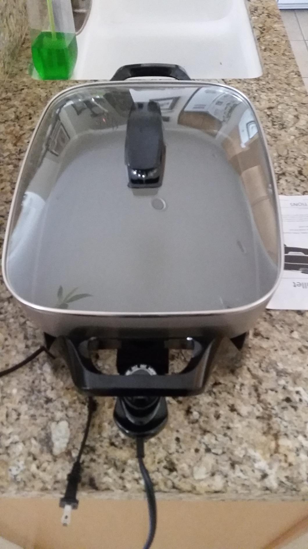 Presto 06856 16-Inch Ceramic Electric Skillet customer photo 2