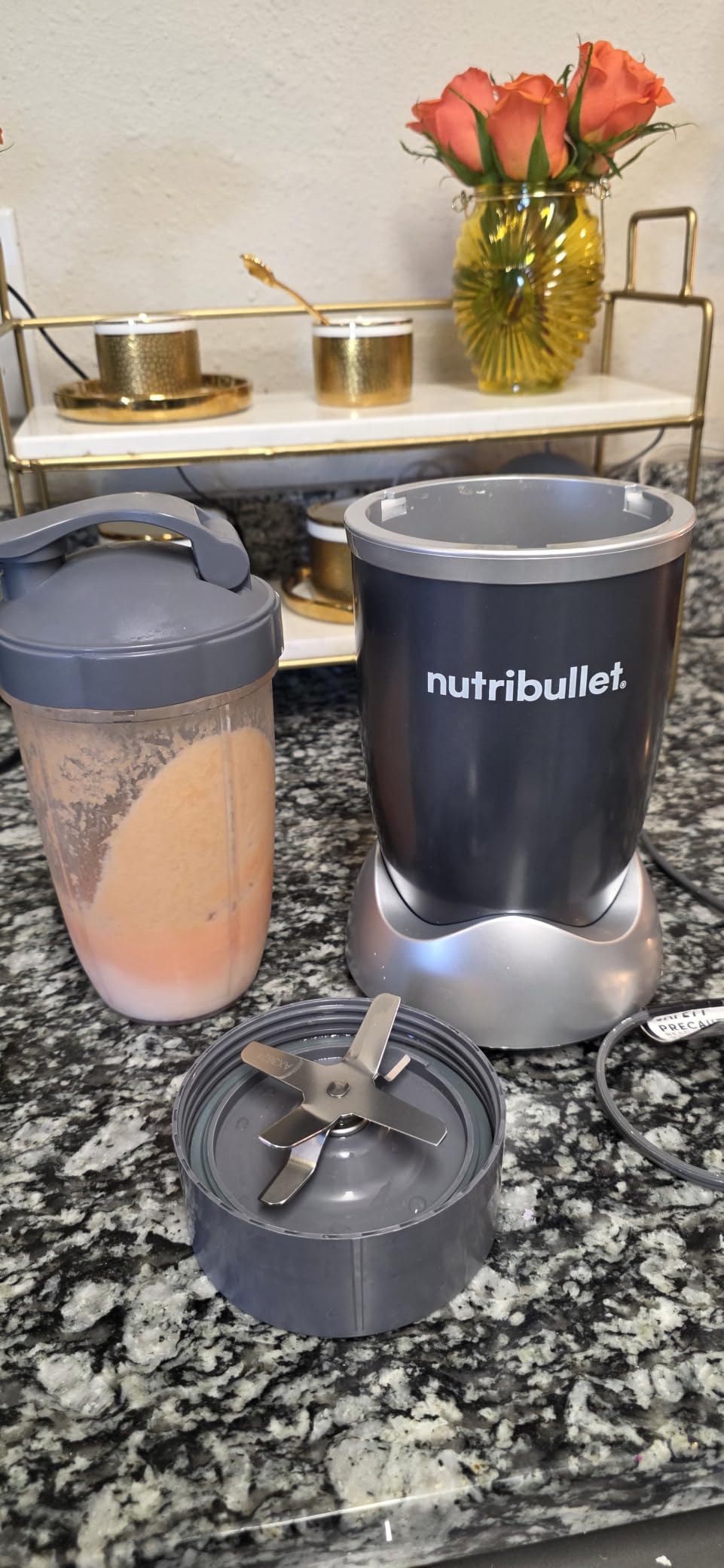 NutriBullet Personal Blender for Shakes, Smoothies, Food Prep, and Frozen Blending, 24 Ounces, 600 Watt, Dark Gray, NBR-0601WM customer photo 1