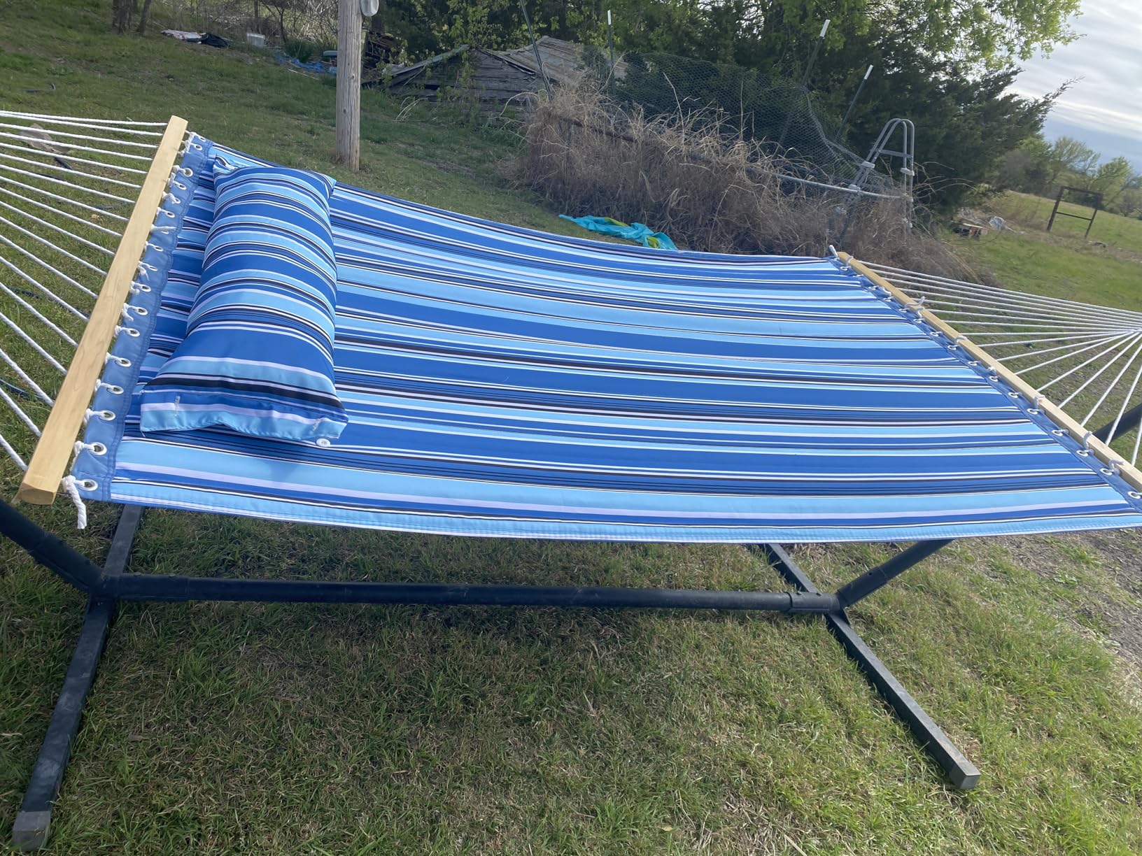 Sunnydaze Quilted Double Hammock for Outside with Pillow, 450 lb Capacity, Mountainside, 74