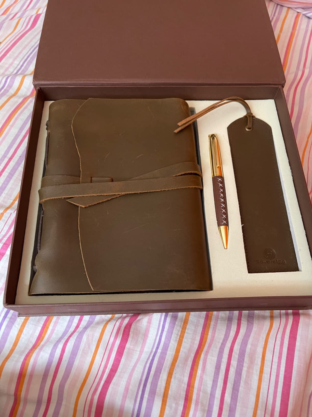 Leather Journal Gift Set with Antique Leather Bookmark + Pen, Handmade Writing Notebook 7x5 Inches Unlined Leather Bound Daily Notepad For Men For Women, Luxury Gift Box Diary for all ages customer photo 1