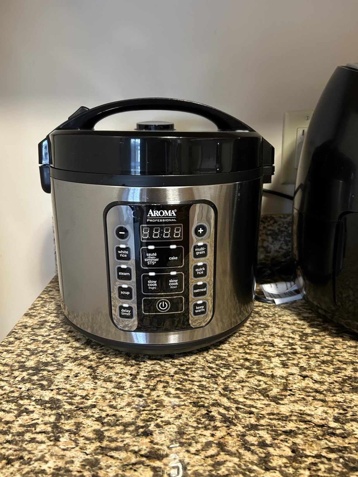 Aroma Housewares Professional 20-Cup (Cooked) / 5Qt Digital Rice Cooker, Steamer, and Slow Cooker Pot with 10 Smart Cooking Modes (ARC-5000SB) customer photo 1