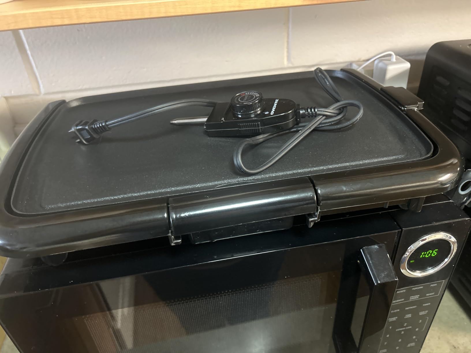 OVENTE Electric Griddle with 16 x 10 Inch Non-Stick Plate, Black GD1610B | Removable and Adjustable Temperature Control, Indoor Grill perfect for Instant Breakfast, Pancakes, Eggs or Burgers customer photo 2