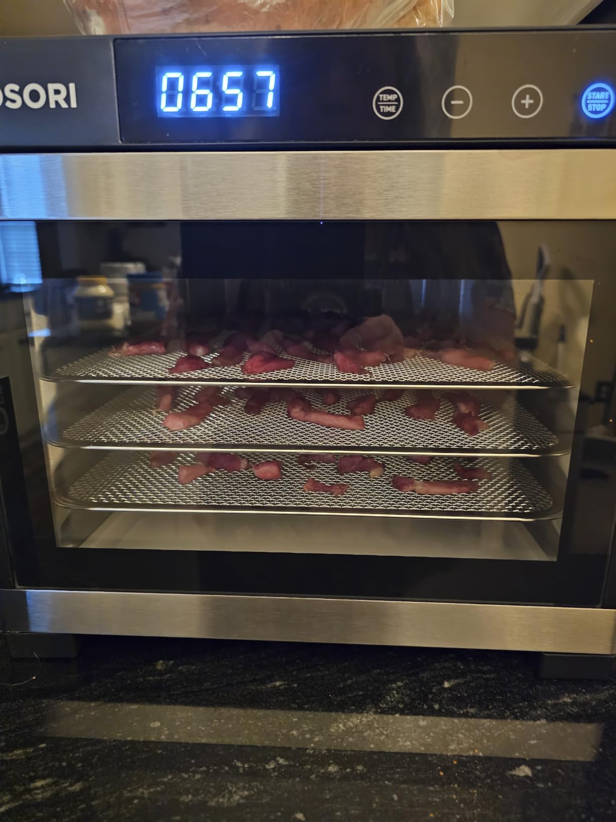Cosori Food Dehydrator, Bigger Than 7 Trays with Large 6.5 ft Drying Space | 95-165°F Precision Control, 600W Faster Drying, Horizontal Airflow, Quiet Operation under 48 dB, 48H Timer, Silver customer photo 1
