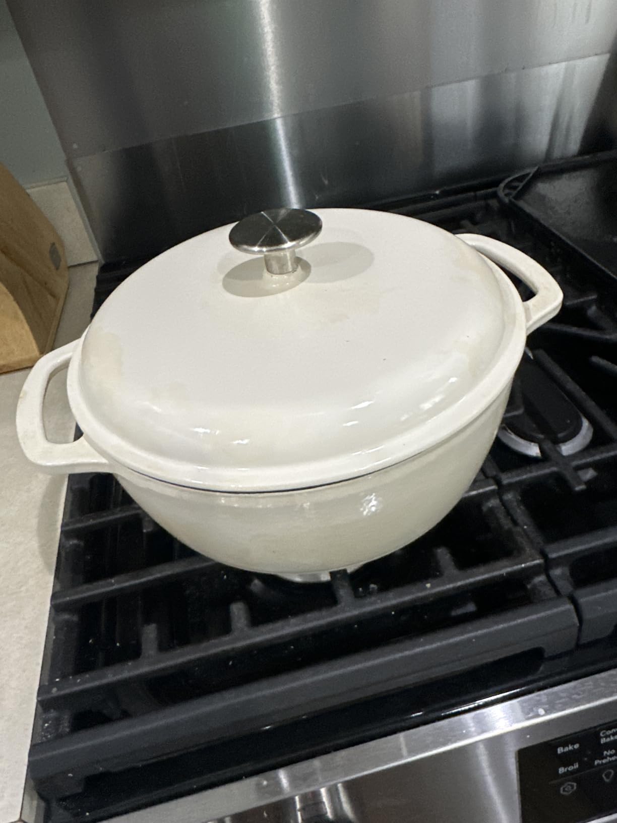 Amazon Basics Enameled Cast Iron Dutch Oven Pot with Lid, Round, 6-Quart, Matte Navy customer photo 2