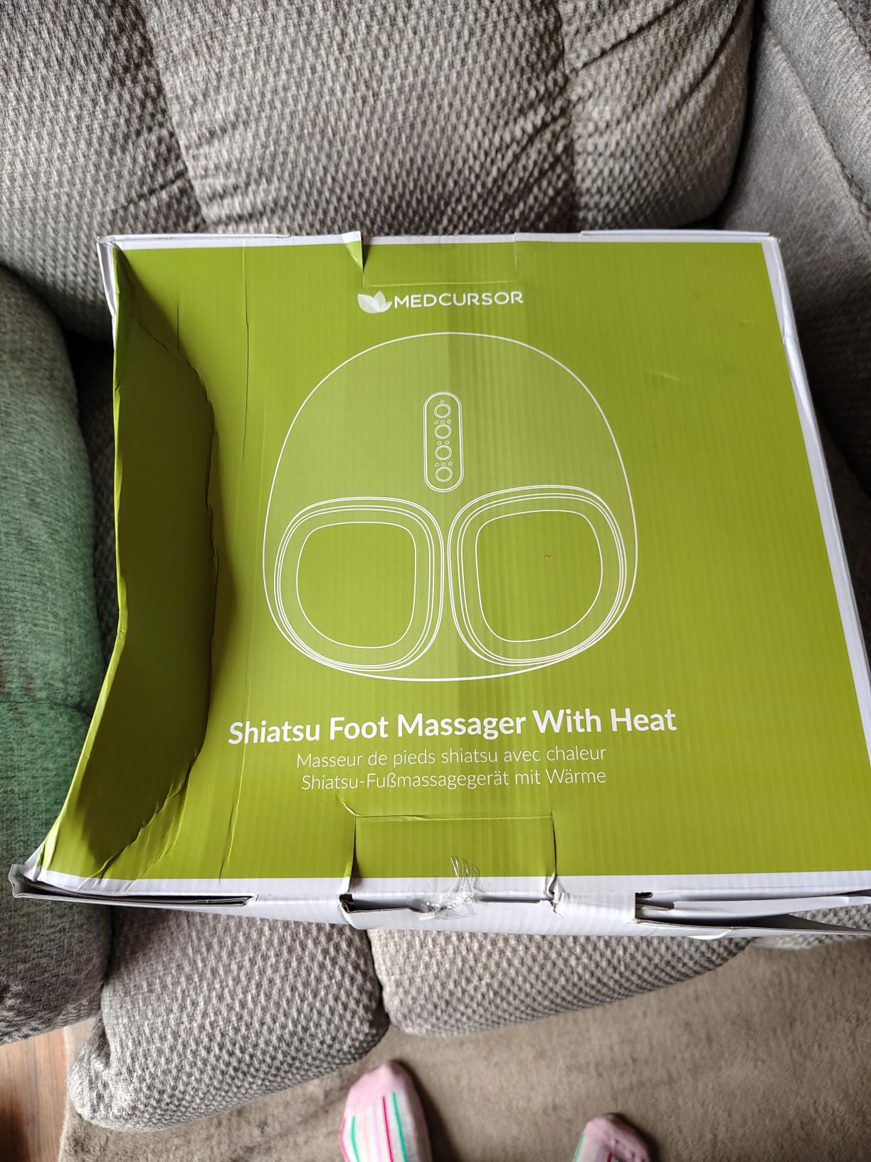 Medcursor Foot Massager with Heat - Shiatsu Feet Massage Machine Delivers Relief for Tired Muscles & Plantar, Deep Kneading Therapy, Multi-Level Settings for Home, Office Use, Size up to 13 customer photo 1