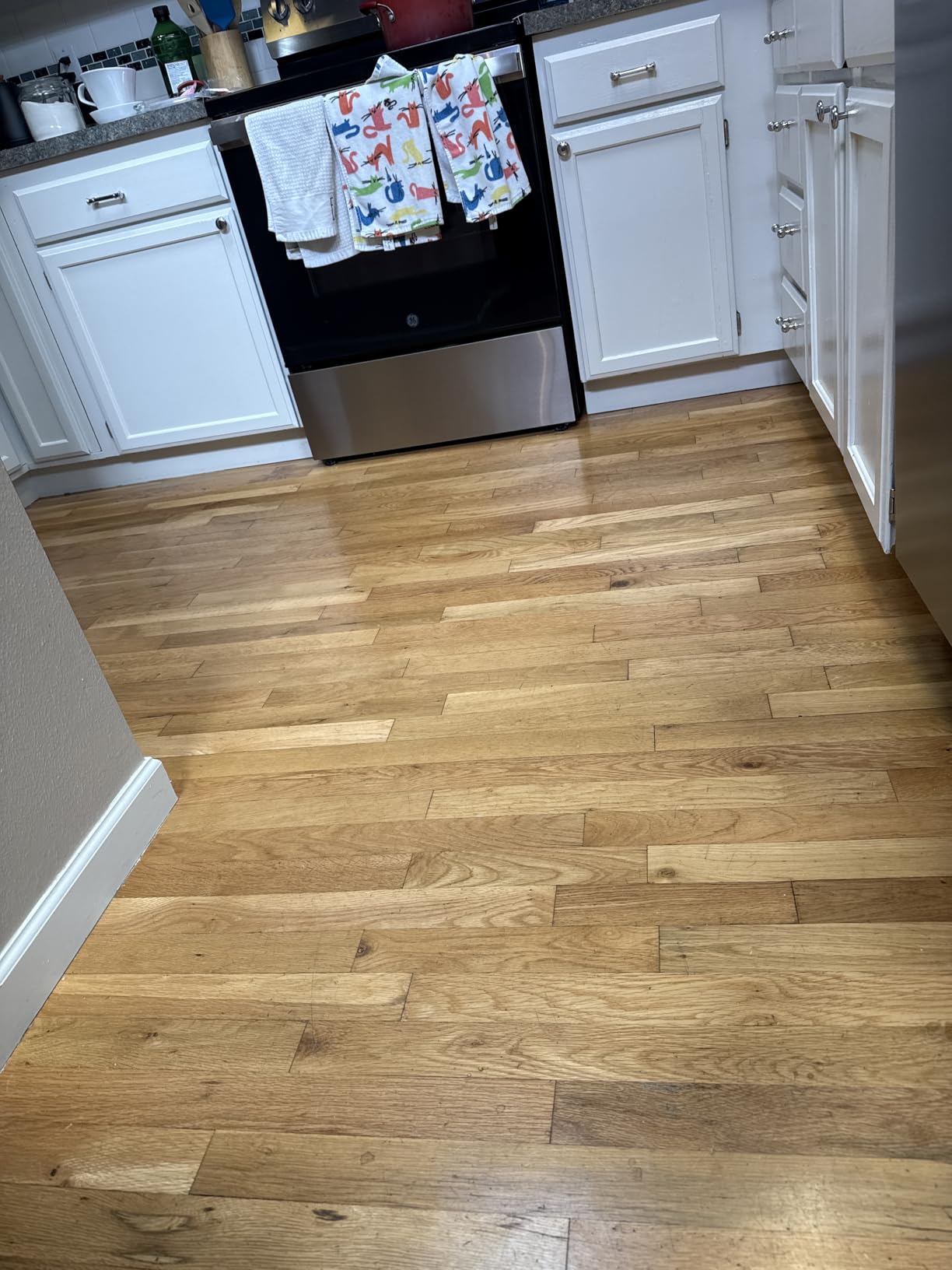 Aunt Fannie's Ultra Concentrated Hardwood Floor Cleaner, Vinegar-Free Plant Based Hardwood Floor Cleaner for Mopping, Bright Lemon Scent, 32 oz. (Pack of 1) customer photo 2