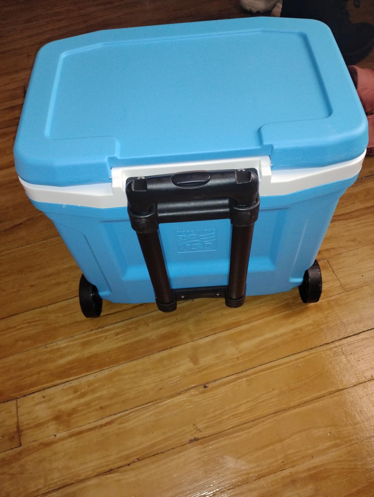 Igloo Hard Coolers Profile II Series, Insulated Ice Chests, Roller Cooler with Wheels customer photo 2