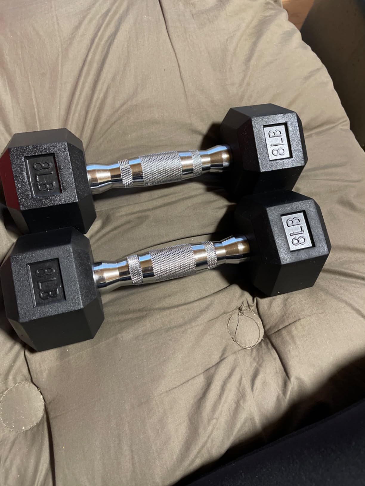 Hex Dumbbells Rubber Coated Cast Iron Dumbbell Set for Exercises | 2.5-40 lb Dumbbells Pair for Home Gym Strength Training, Ultra-low odor rubber, Crack and Chip Resistant, Ergonomic Knurled customer photo 1