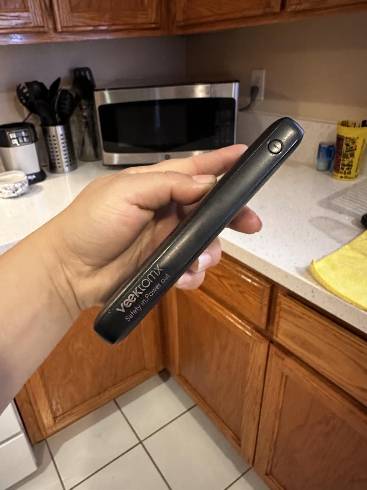 VEEKTOMX 10000mAh Portable Charger with 4 Built-in Cables customer photo 1