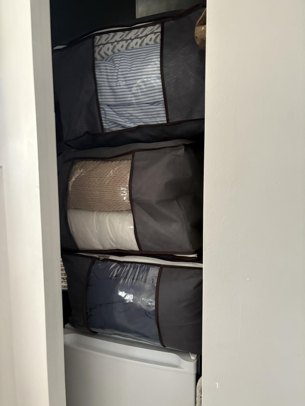 Lifewit 6 Pack Clothes Storage Bins with Lids, Foldable Blanket Storage Bags with Zippers, Clear Window and Reinforced Handles customer photo 2