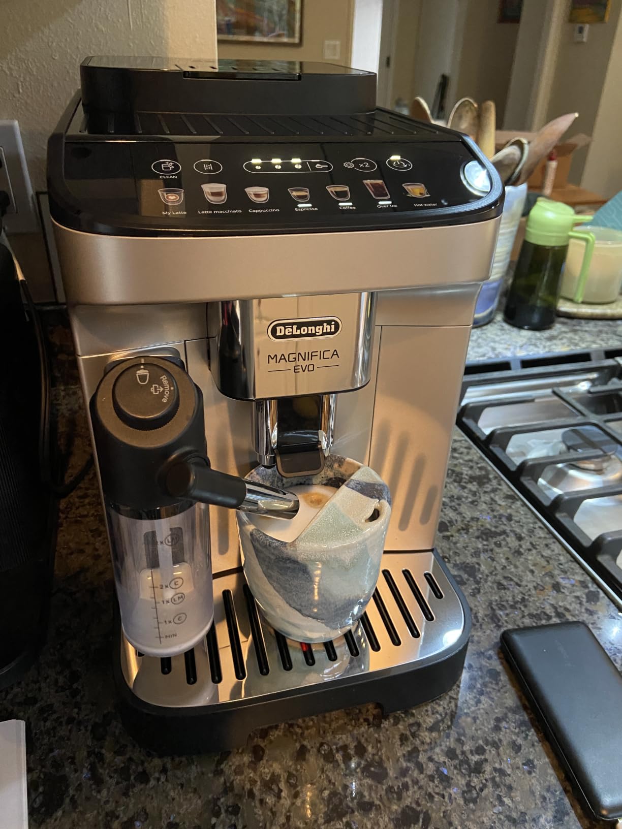 De'Longhi Magnifica Evo Automatic Espresso Machine, Milk Frother, Silver | #1 Worldwide Espresso Machine Maker, 7 One-Touch Recipes, Frother, Built-In Grinder, Craft Personalized Signature Drink customer photo 1