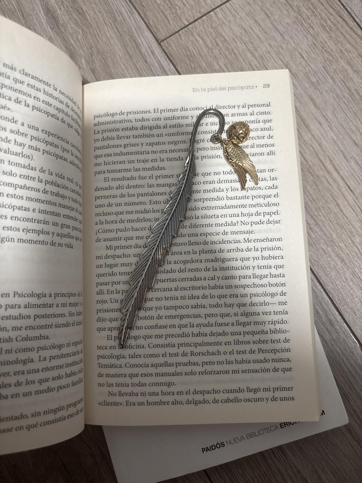Harry Potter Metal Bookmark with Hanging Charm Golden Snitch Hogwarts Reading Gifts Book Lovers Gift Box (Golden Snitch) customer photo 1