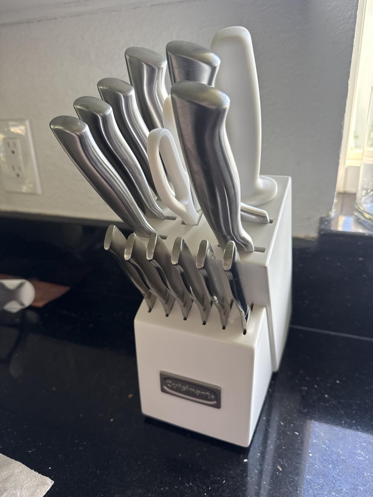 Cuisinart Professional Block Knife Set 15pc Cutlery Knife Set with Steel Blades for Precise Cutting, Lightweight, Stainless Steel Durable & Dishwasher Safe, Natural Woodgrain Finish customer photo 2