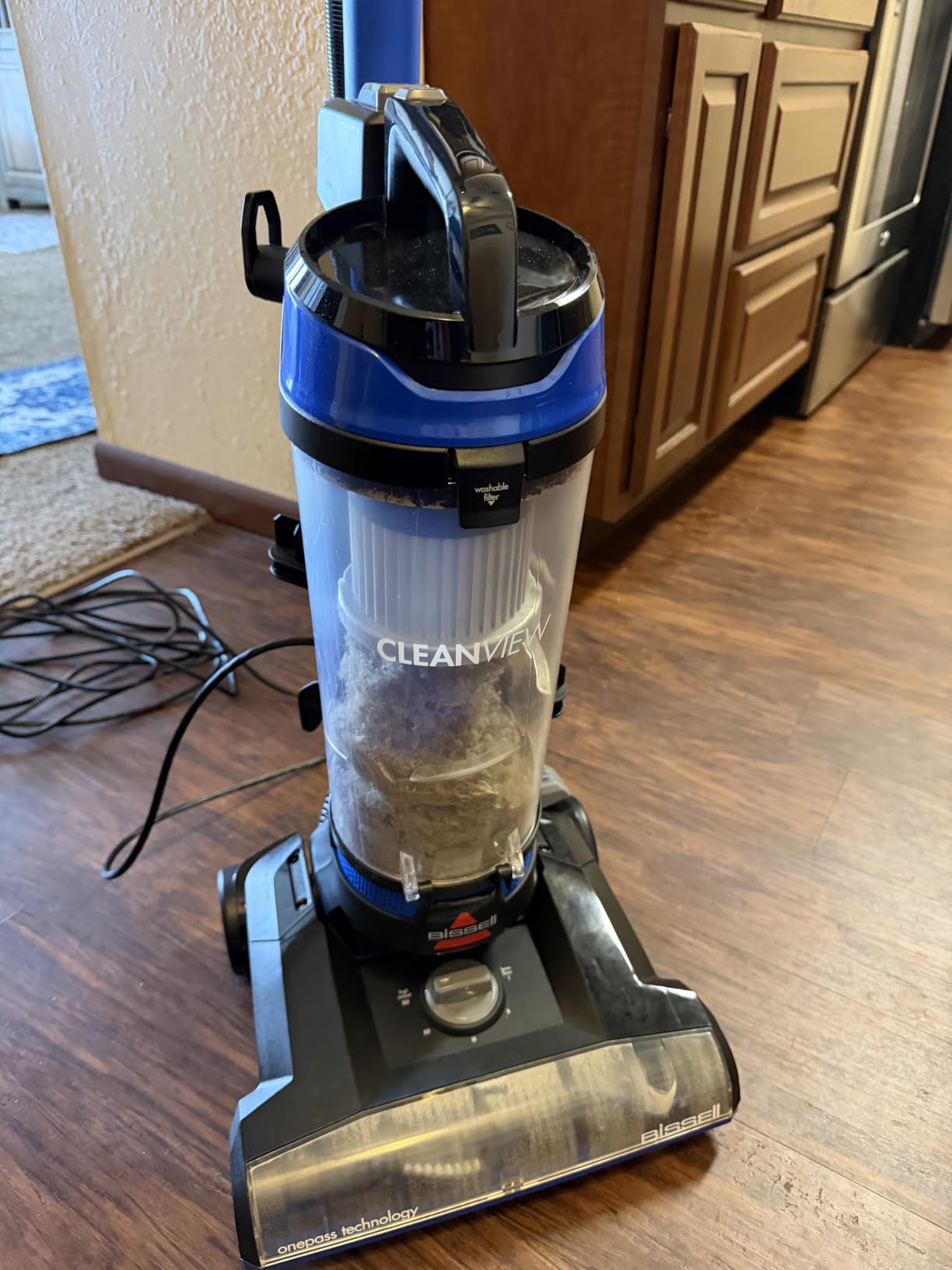 Bissell CleanView Rewind Pet Bagless Vacuum with Automatic Cord Rewind, Active Extension Wand for Hard-to-Reach Areas, Powerful Suction & Multi-Surface Cleaning, 3534 customer photo 1