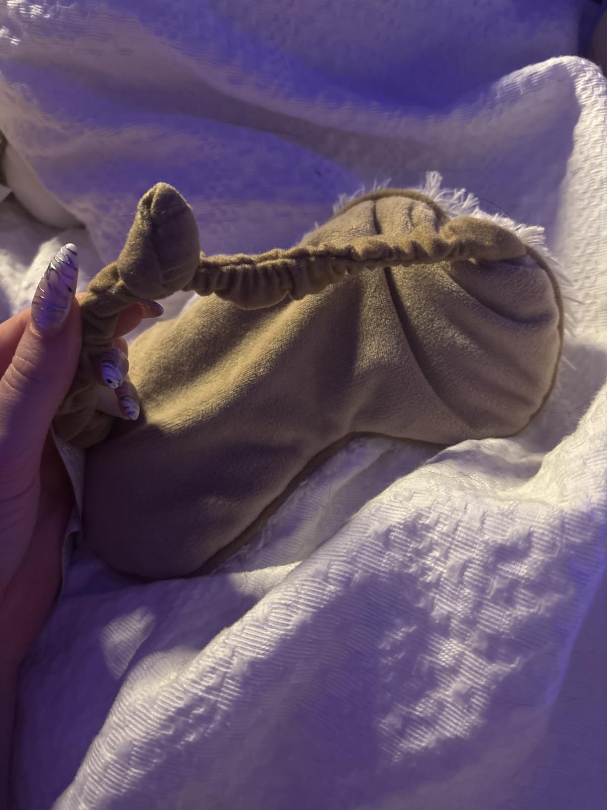 warmies Microwavable Eye Mask, Weighted Sleep Mask, Curly Sage Green | 30 Sec Microwave Warmth, Freezer Chill, Weighted Comfort, Stretchy Fit, Scented with Calming French Lavender, Soft Faux Fur customer photo 2