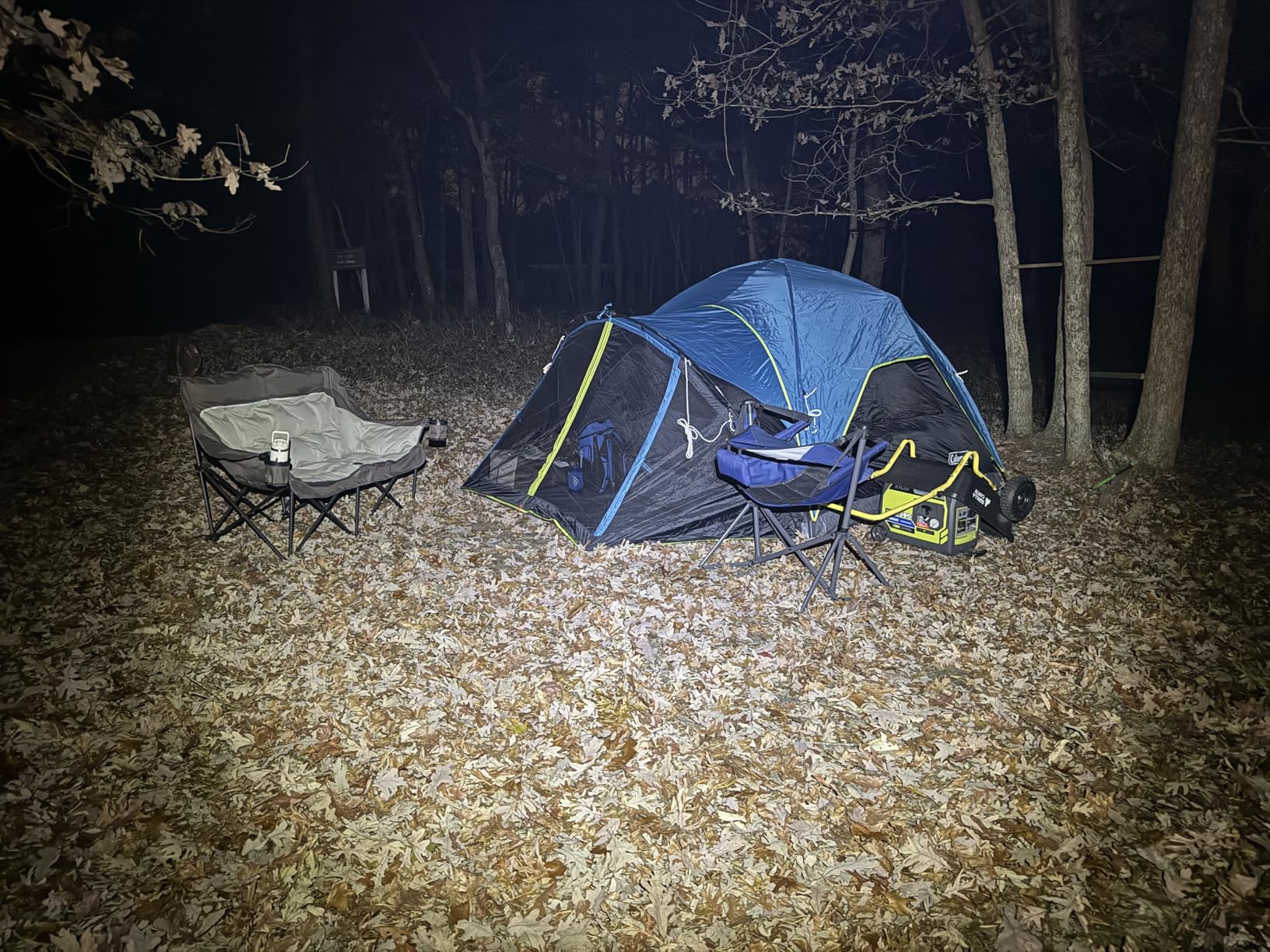 Carlsbad 4 Person Dark Room Dome Camping Tent with Screen Room, E Ports, Side Windows, and WeatherTec System, Teal Blue/Black customer photo 2