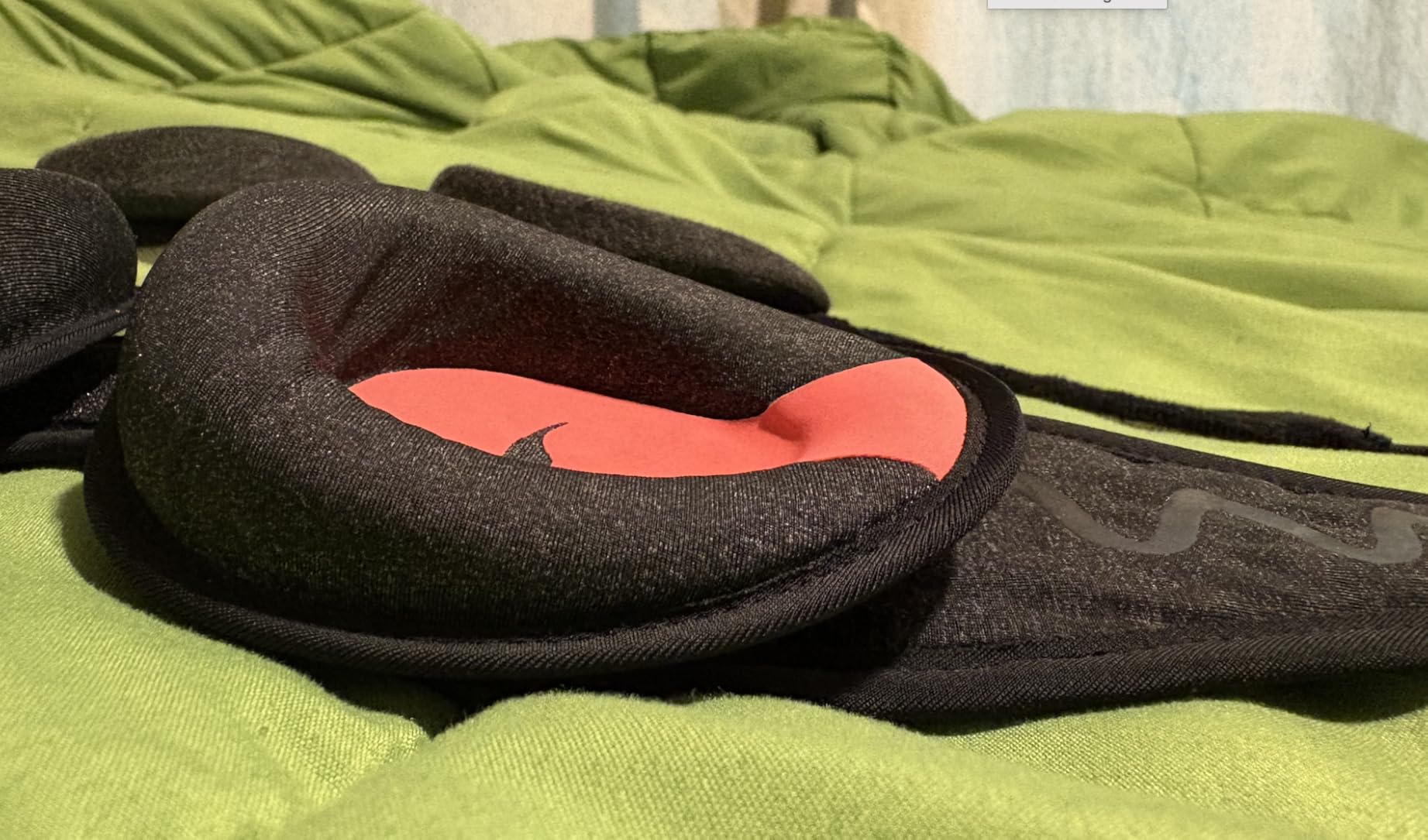 Manta Pro Sleep Mask - 100% Light Blocking Sleep Mask for Side Sleepers, Breathable and Comfortable, Spacious & Zero Pressure for Long Lashes, Perfect for Sleep/Travel/Nap/Shift Work customer photo 1