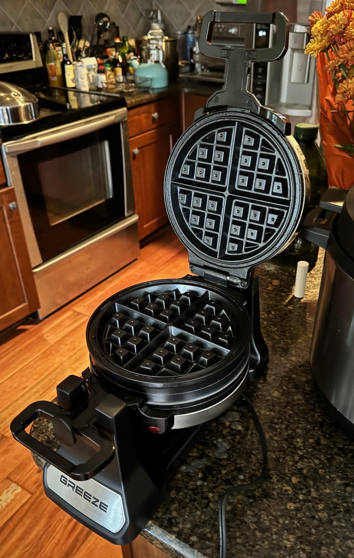 Waffle Maker, Double Belgian Waffle Maker 180°Flip, 1400W Waffle Iron 8 Slices, Rotating & Nonstick Plates with Removable Drip Tray for Easy Clean, Stainless Steel, Locking Buckle & Cool Touch Handle customer photo 1