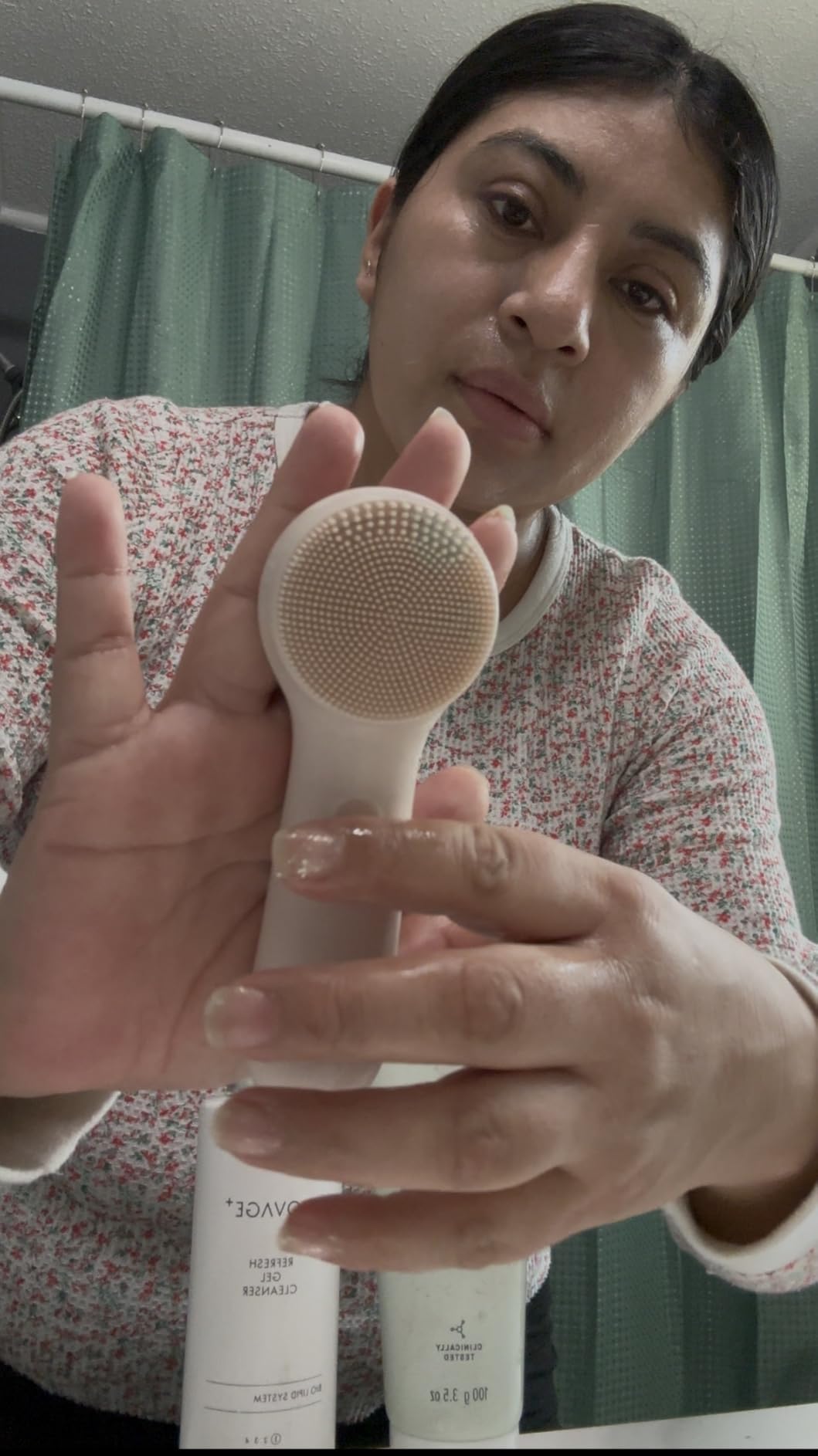 Silicone Face Scrubber, NaggraCoola CLIE 2.0 Facial Cleansing Brush, Rechargeable, Waterproof Face Scrub Brush for Cleansing, Exfoliating, Massaging, Electric Facial Exfoliator for Women and Men - Oat customer photo 1