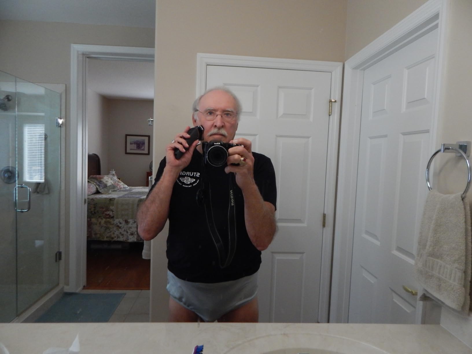 Philips Norelco 7300 Electric Shaver, Black | 45 SteelPrecision Blades, SenseIQ Technology, Nano SkinGlide coating, 360° Flexible Heads, Nose Trimmer, S7887/92 customer photo 2