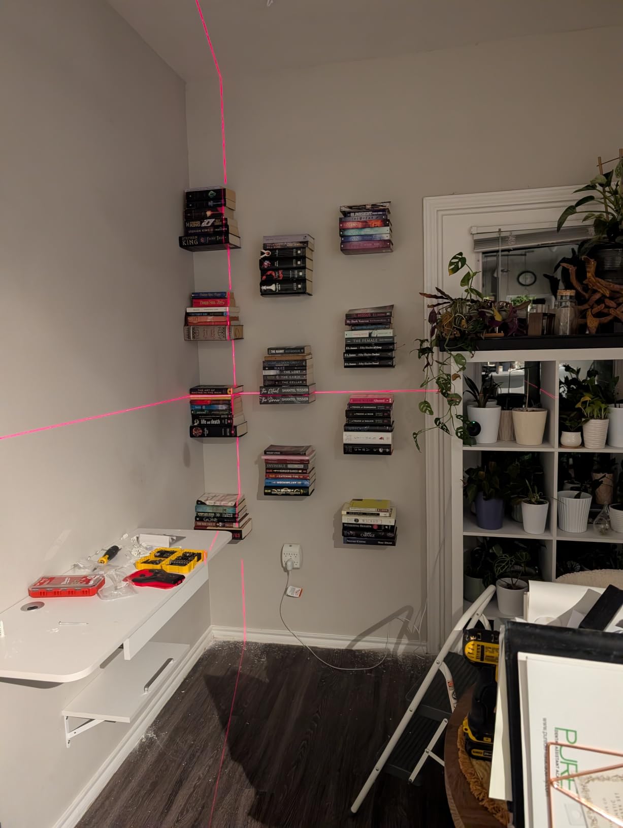 xympo Floating Invisible Bookshelf Wall Mounted (Set of 4) - Aluminum - Turn Books into Floating Shelves customer photo 2