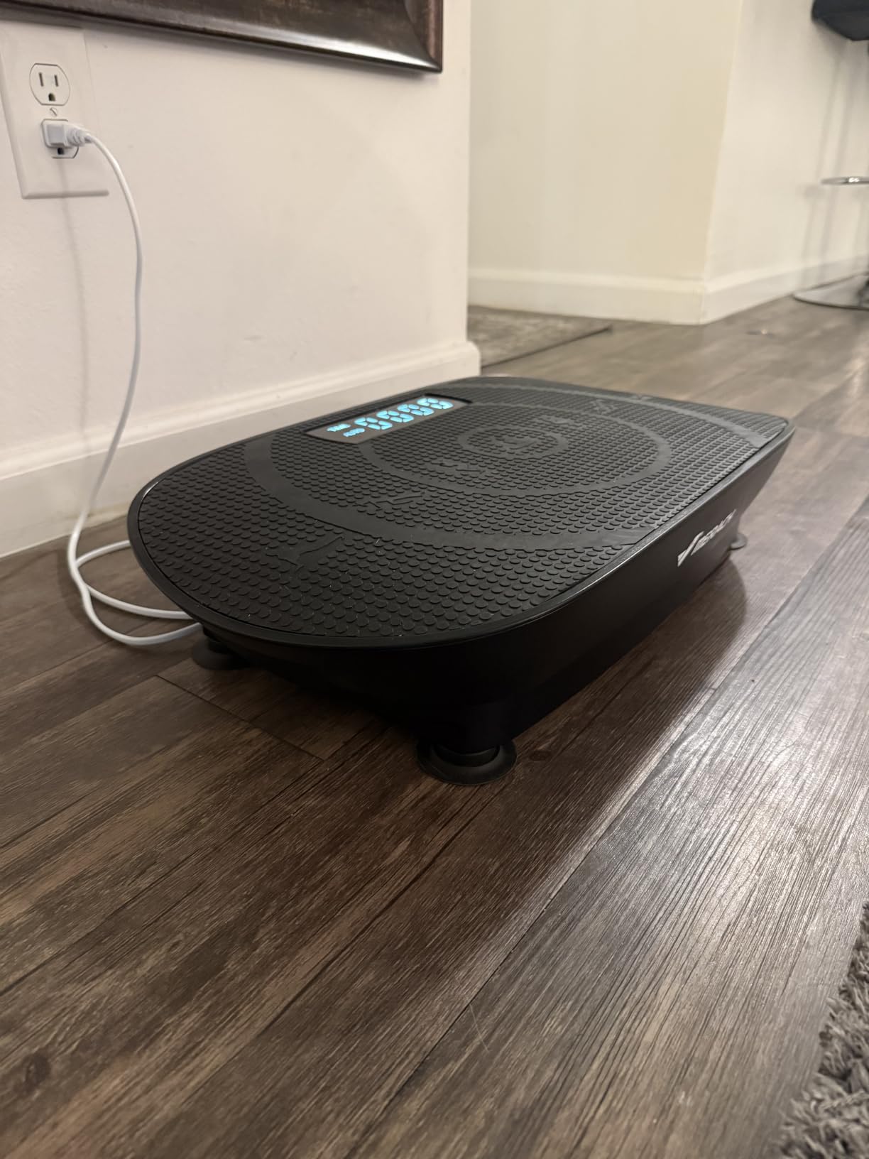 MERACH Vibration Plate Exercise Machine, Whole Body Workout Equipment for Women, Bluetooth and Silicone Pedal, Vibration Plate with Auto Mode, Vibrate Fitness Platform for Home customer photo 1