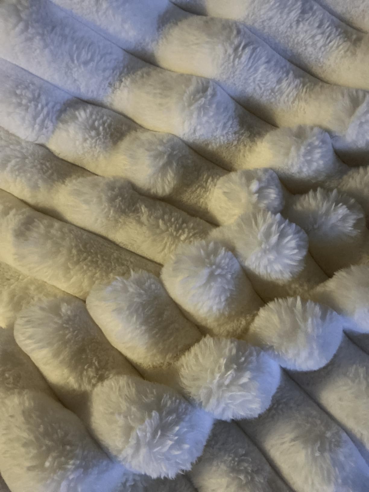 BEDELITE Faux Fur Throw Blanket for Couch, Soft and Cozy Luxurious 3D Striped Fluffy Blanket, 770GSM Thick Warm Plush Fuzzy Faux Rabbit Fur Blanket for Women Gift (Cream, 50