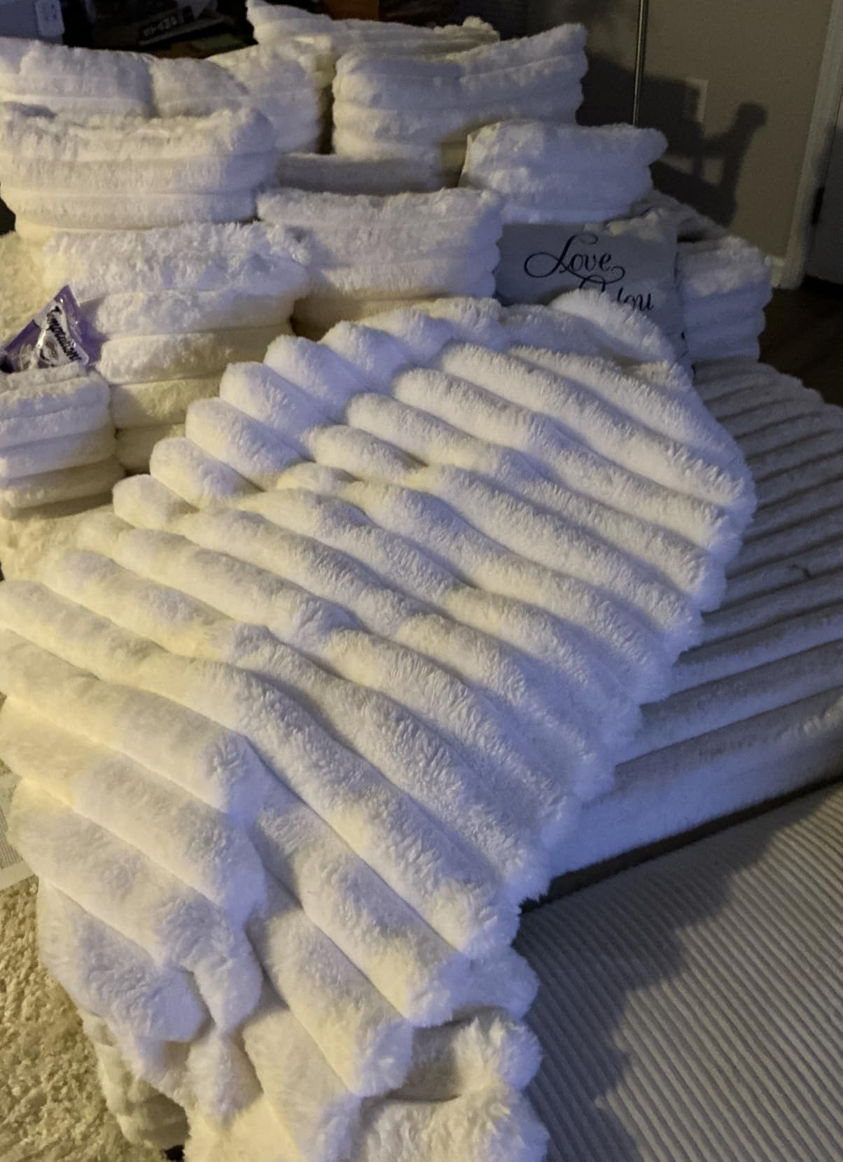 BEDELITE Faux Fur Throw Blanket for Couch, Soft and Cozy Luxurious 3D Striped Fluffy Blanket, 770GSM Thick Warm Plush Fuzzy Faux Rabbit Fur Blanket for Women Gift (Cream, 50