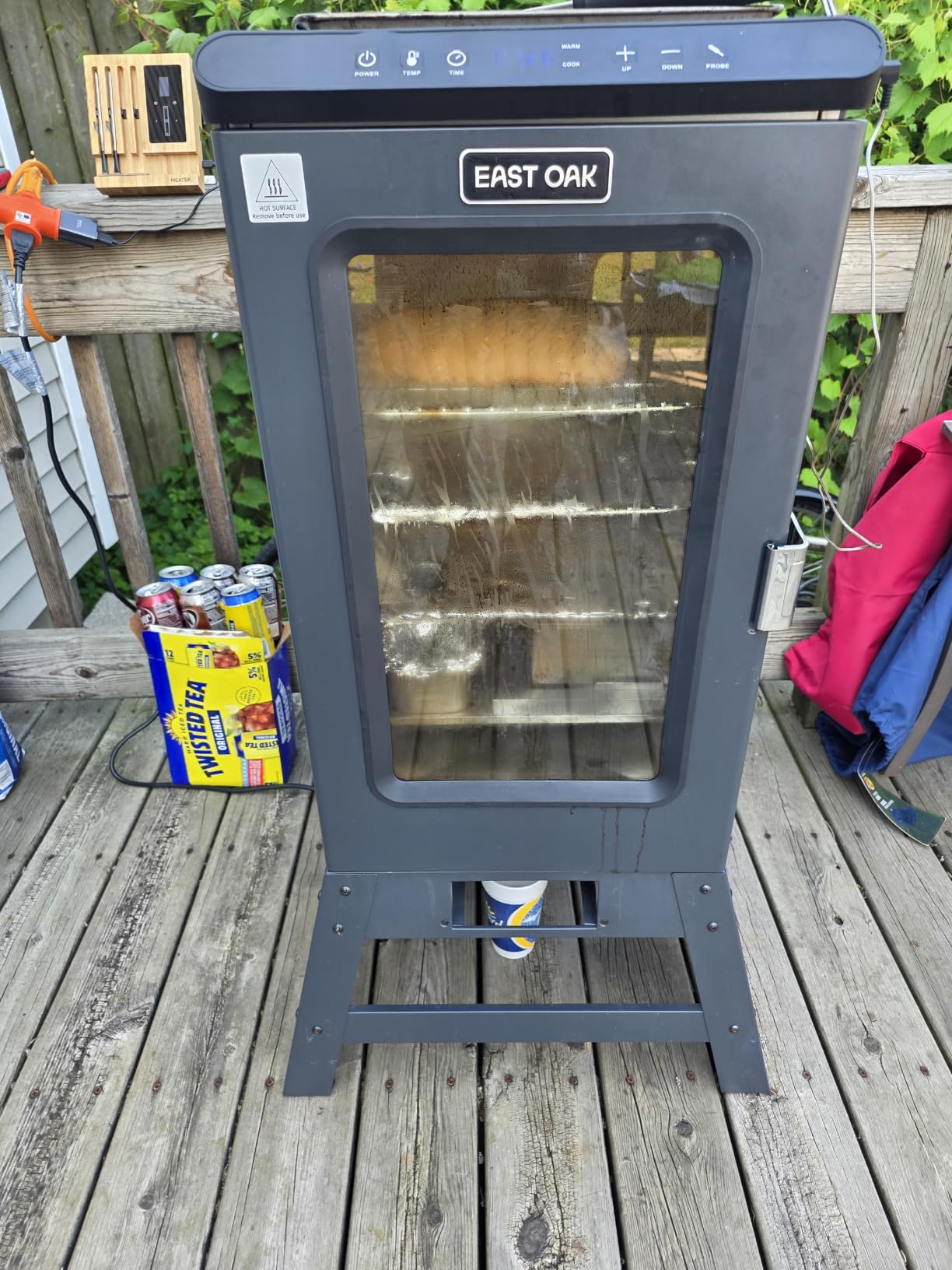 EAST OAK Ridgewood Pro 30-inch Electric Smoker with Built-in Meat Probe, Elevated Stand and 725 sq. in. Cooking Area customer photo 2