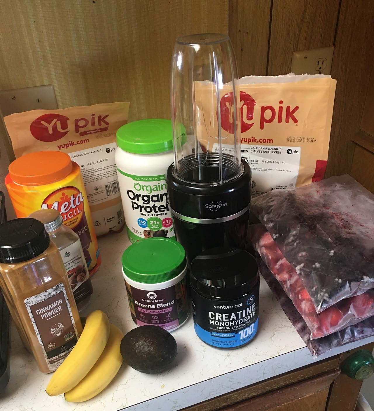 Sangcon 1000W Personal Smoothie Blender, Protein Shakes, Home & Gym, Black | 37/32/22 oz BPA-Free To-Go Cups with 6-Leaf Blade, Frozen Fruit, Ice Crushing, Baby Food, Sauces, Dips, Coffee, Nuts, Spices customer photo 1