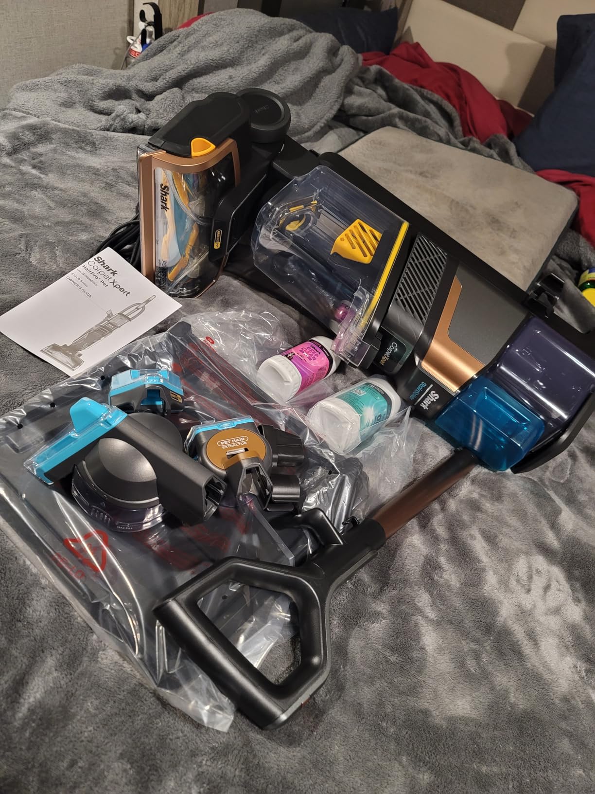 Shark CarpetXpert HairPro | Upright Carpet, Area Rug & Upholstery Cleaner | StainStriker Handheld Tough Stain Remover & Onboard Self Clean | Pet Hair Pickup & Odor Removal | 4 Tools | Copper | EX301 customer photo 1