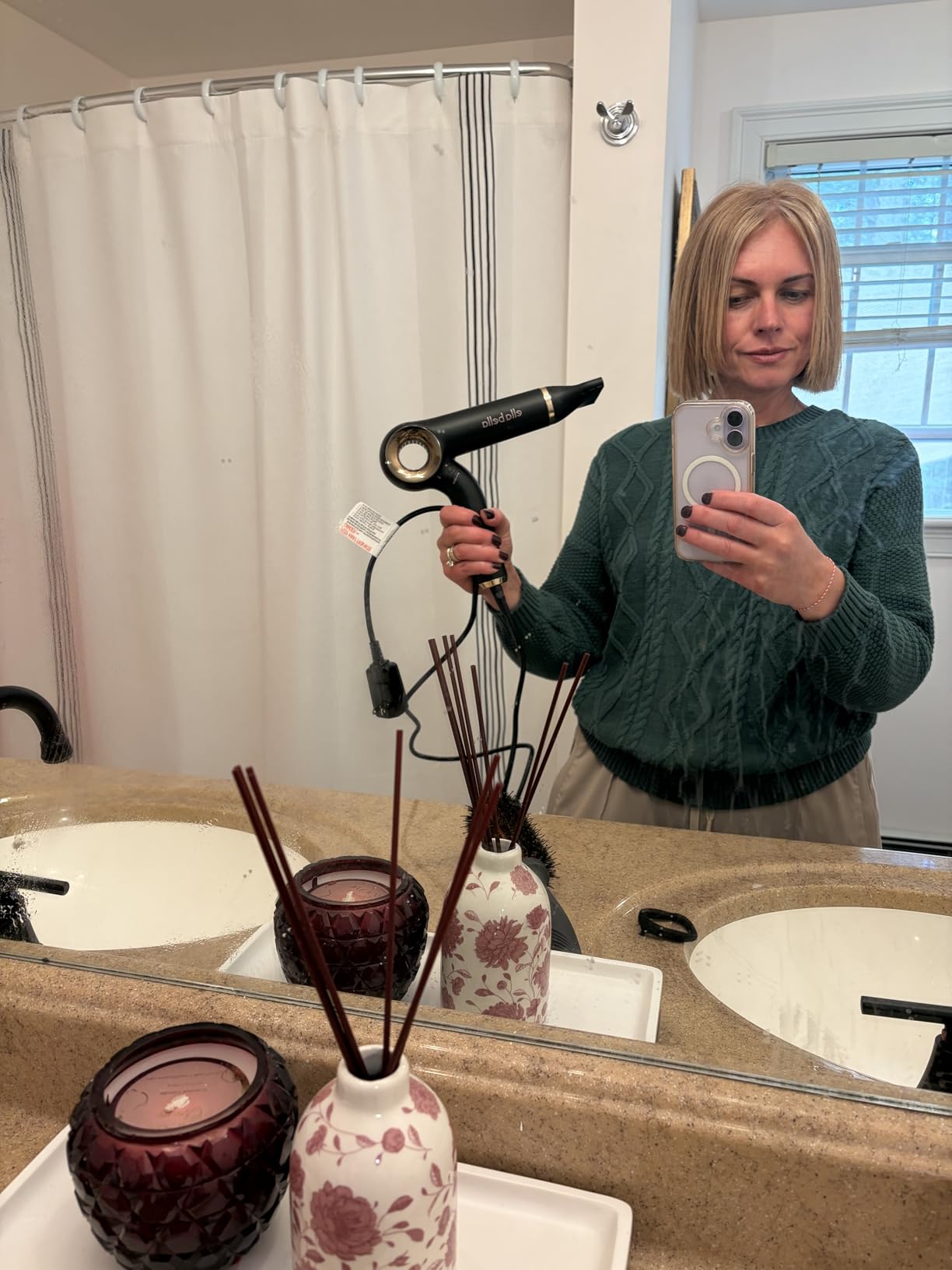 ELLA BELLA Ionic Hair Dryer (Foldable) with Diffuser, Perfect for Travel | Negative Ion Blow Dryer. Intelligent Heat Control & Rapid Drying. Lightweight, Low Noise Technology customer photo 1