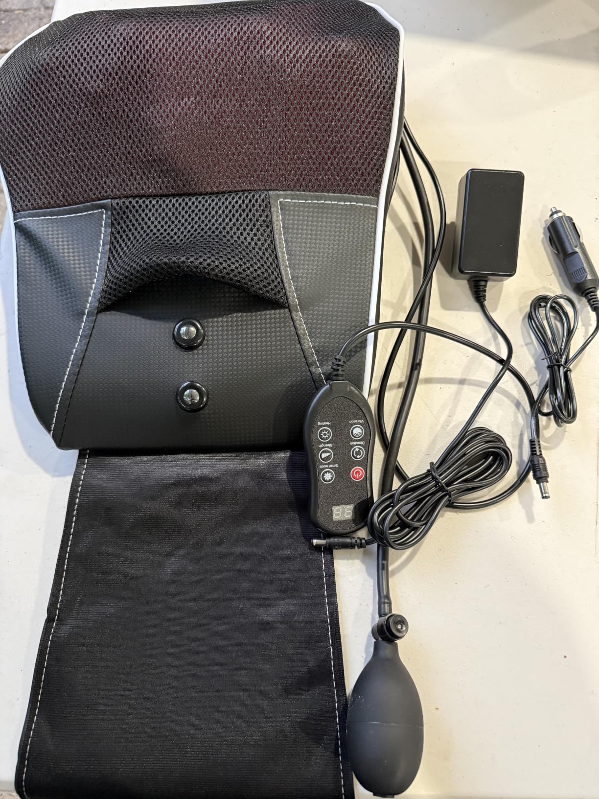 Shiatsu Neck and Back Massager with Heat,Neck Massager for Pain Relief deep Tissue,3D Kneading Massage Pillow for Back,Shoulder,Leg,Gifts for Mom,Dad,Women (Black) customer photo 1