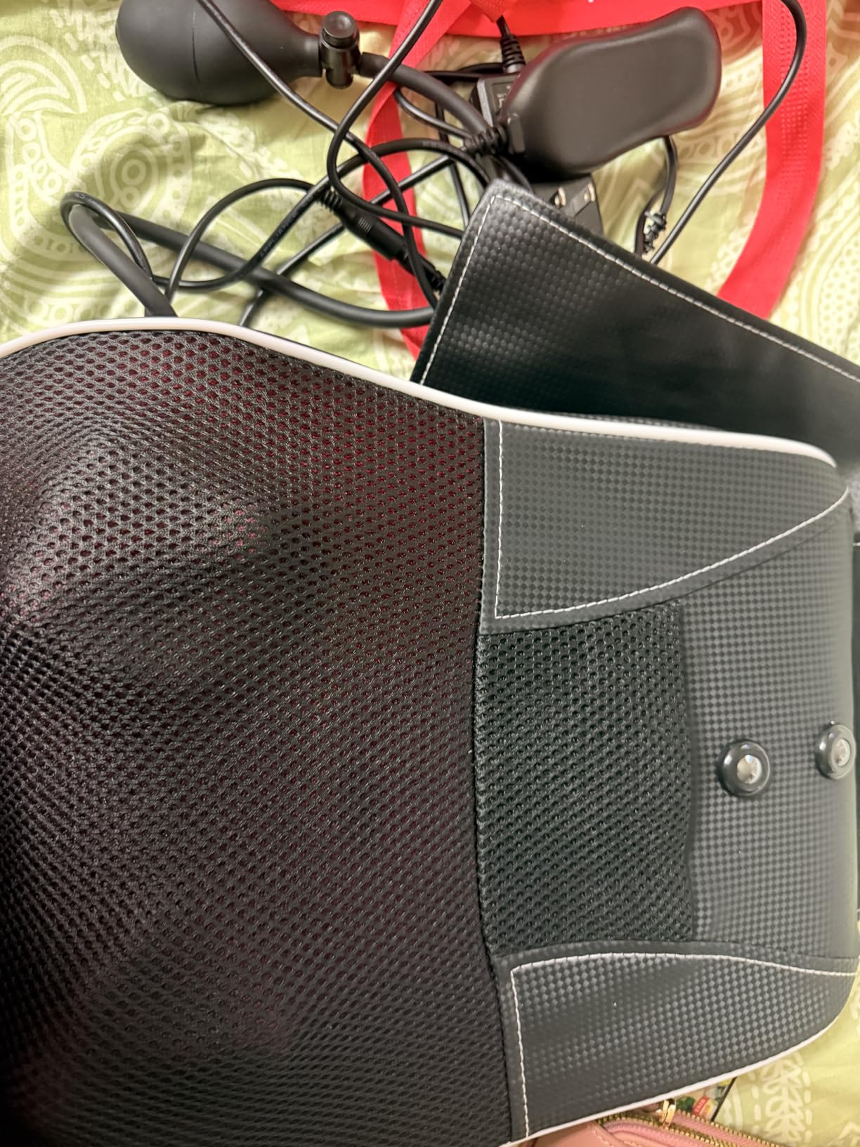 Shiatsu Neck and Back Massager with Heat,Neck Massager for Pain Relief deep Tissue,3D Kneading Massage Pillow for Back,Shoulder,Leg,Gifts for Mom,Dad,Women (Black) customer photo 2