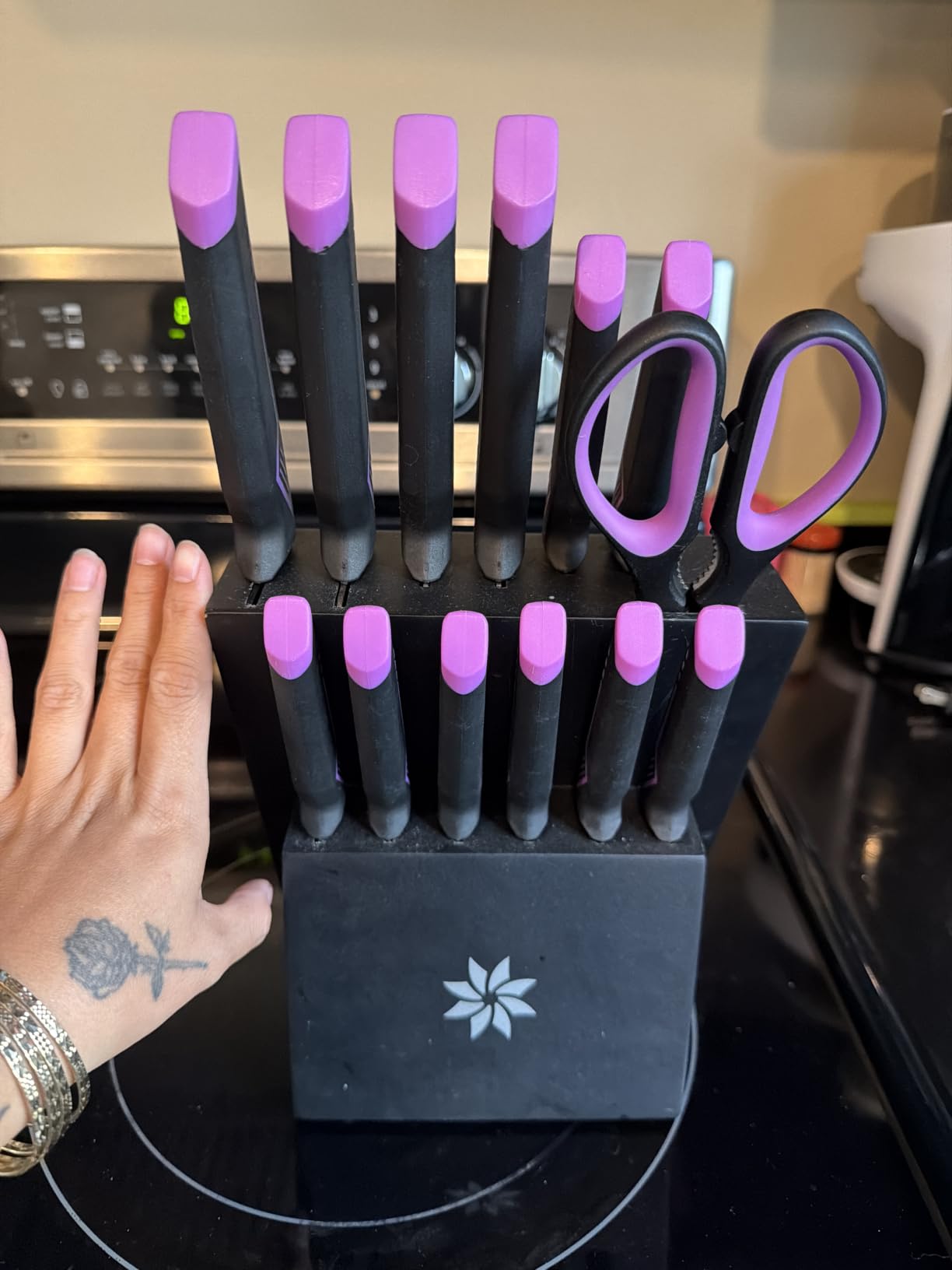 ASETY Knife Set, 15 PCS Kitchen Knife Set with Built-in Sharpener Block | Razor Sharp, Dishwasher Safe knives, Stainless Steel Knife Block Set, Ergonomic Non-Slip Handle customer photo 2