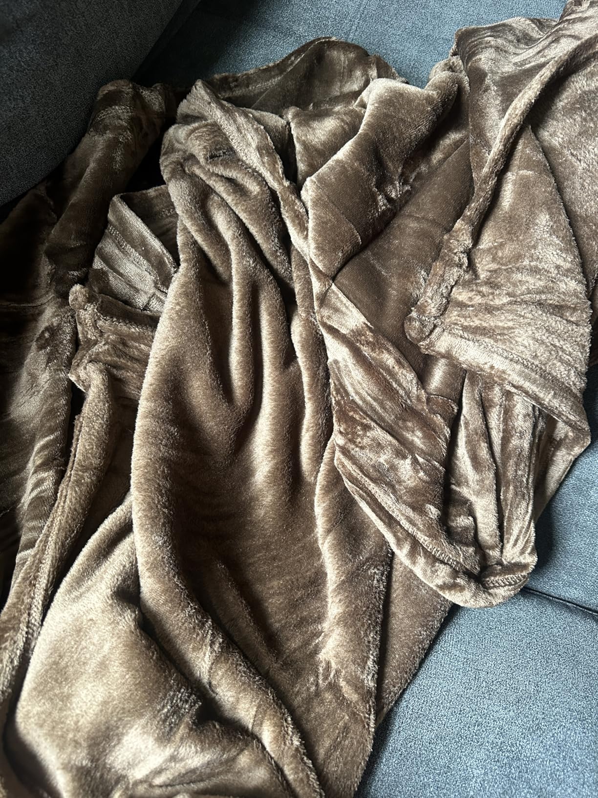 Amazon Basics Soft Fleece Throw Blanket, Very Cozy Blanket for Couch & Sofa, Warm, 50 x 60 Inches, Brown customer photo 1