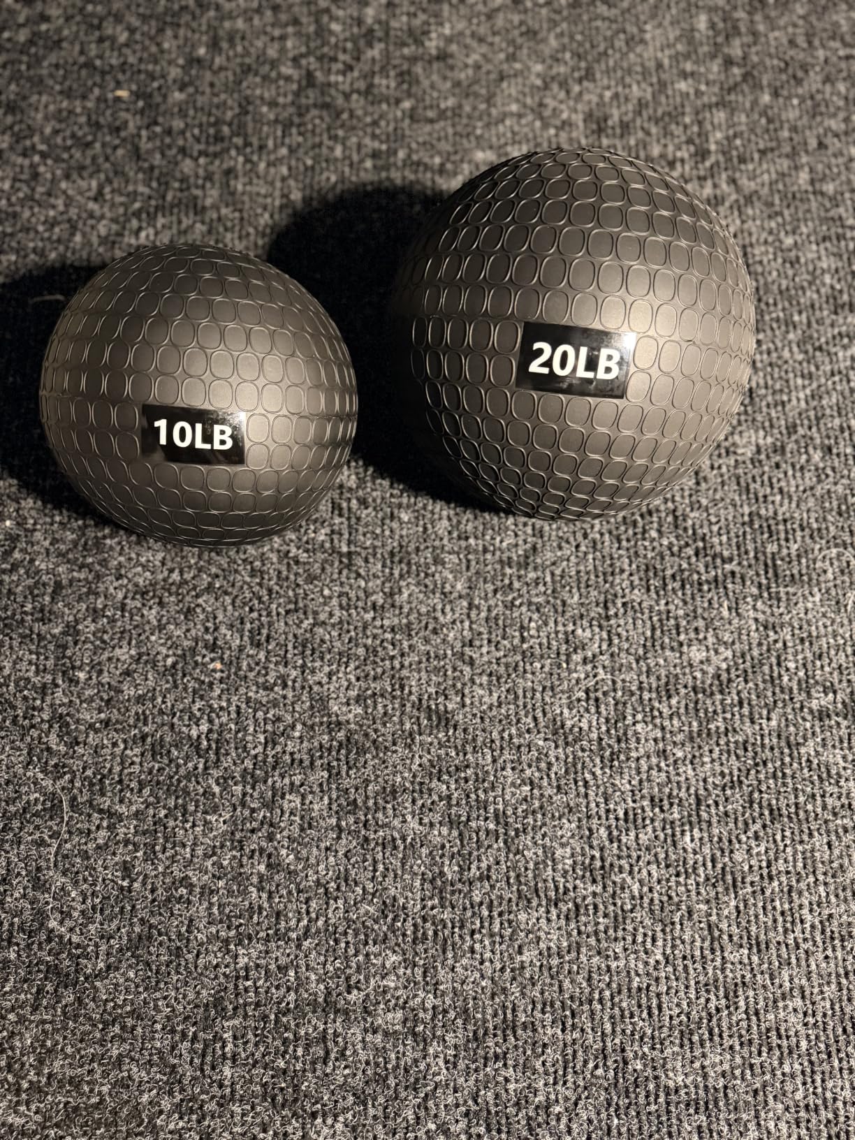 Amazon Basics Slam Medicine Balls for Exercise customer photo 1