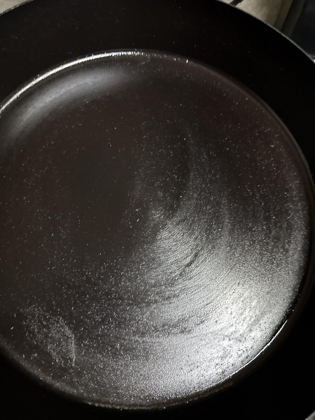 Flambo 12 Inch Smooth Cast Iron Skillet - Naturally Non-Stick, Pre-Seasoned Frying Pan, Smooth Finish for Grilling, Frying, Sauteing, Searing, Baking - Use on Oven, Stove, Grill, or Campfire customer photo 2