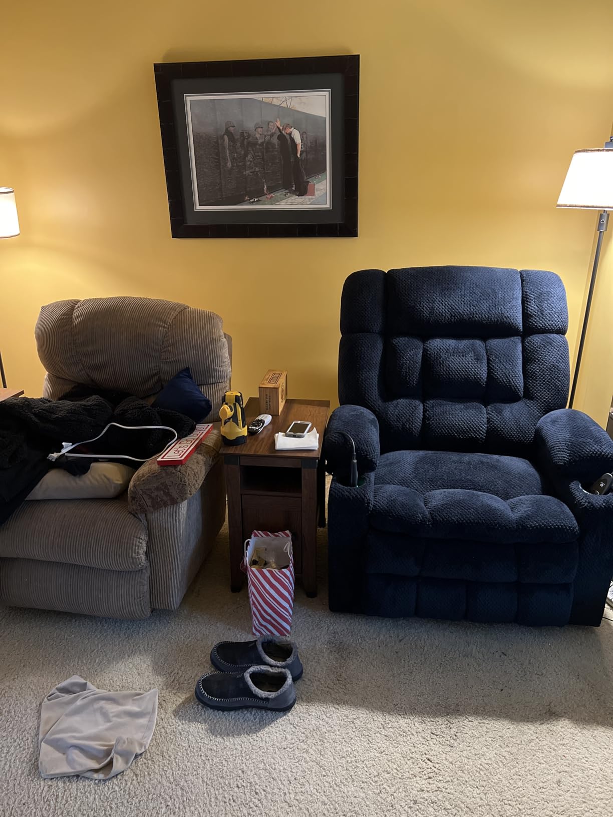MCombo Large Dual Motor Power Lift Recliner Chair for Elderly, Zero Gravity Lift Chair with Heat and Massage, Infinite Position Lay Flat Recliner, USB Ports, Cup Holders, Fabric 7896 (Large, Mocha) customer photo 2