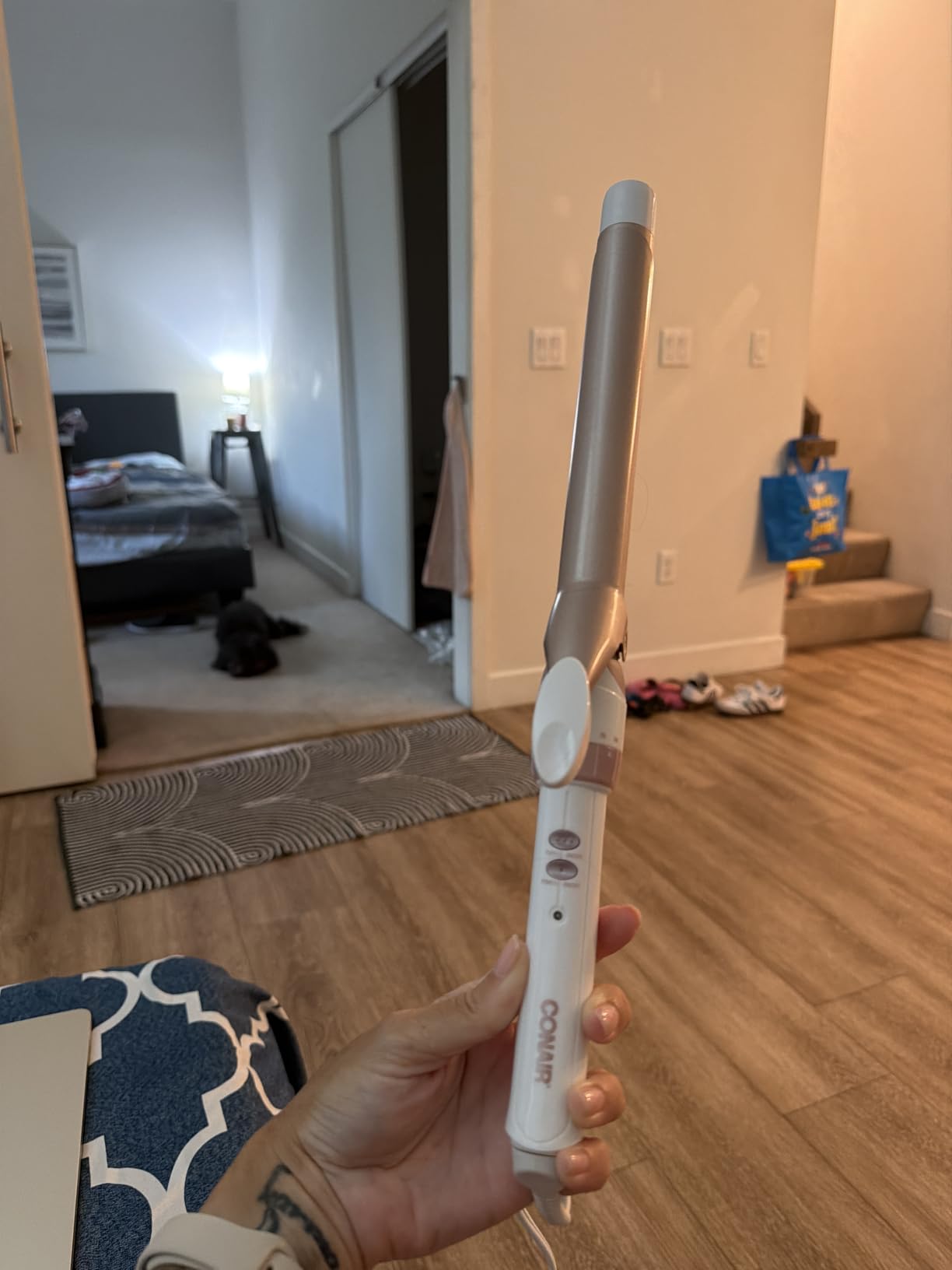 Conair Double Ceramic 1 in. Extra Long Barrel Curling Iron | Extra-long 7.5-in. Barrel (1 in.) Speeds Up Styling on Medium and Long Hair, White/Rose Gold, CD708L customer photo 1