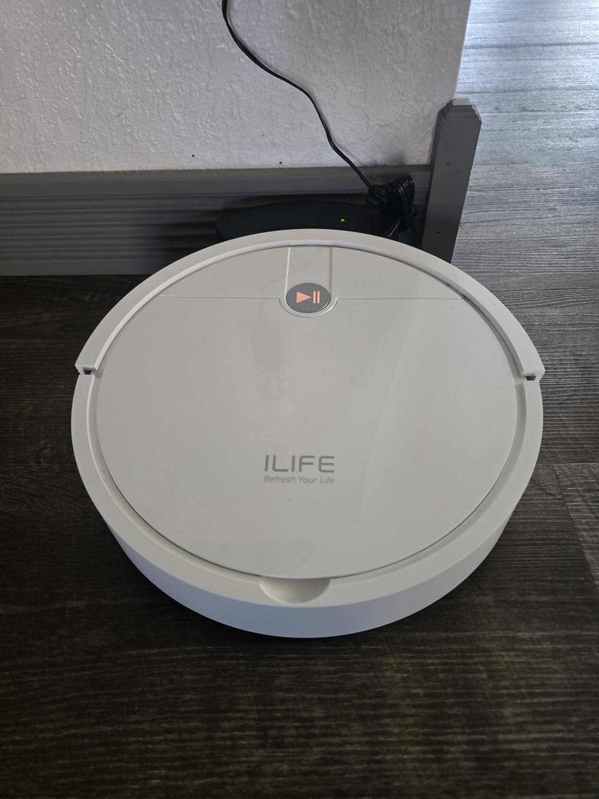 ILIFE V2 Robot Vacuum Cleaner, Tangle-Free Suction, 120 Mins Runtime, Slim, Self-Charging customer photo 1