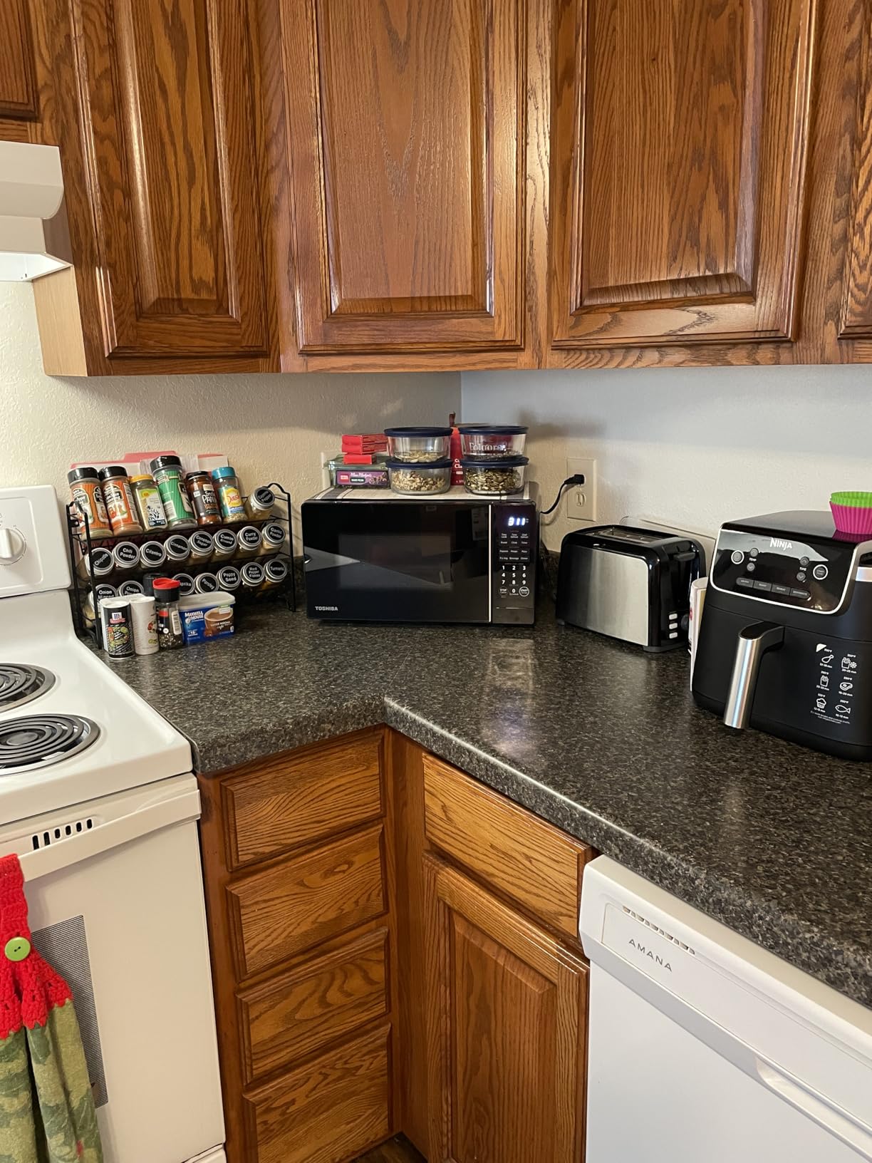 TOSHIBA Small Microwave Oven with 11 Power Levels, ChefDefrost, Sound On/Off & Eco Mode, Cu Ft, 700W, Black, MM-EM07PA(BK), 0.7 Cu.Ft customer photo 1