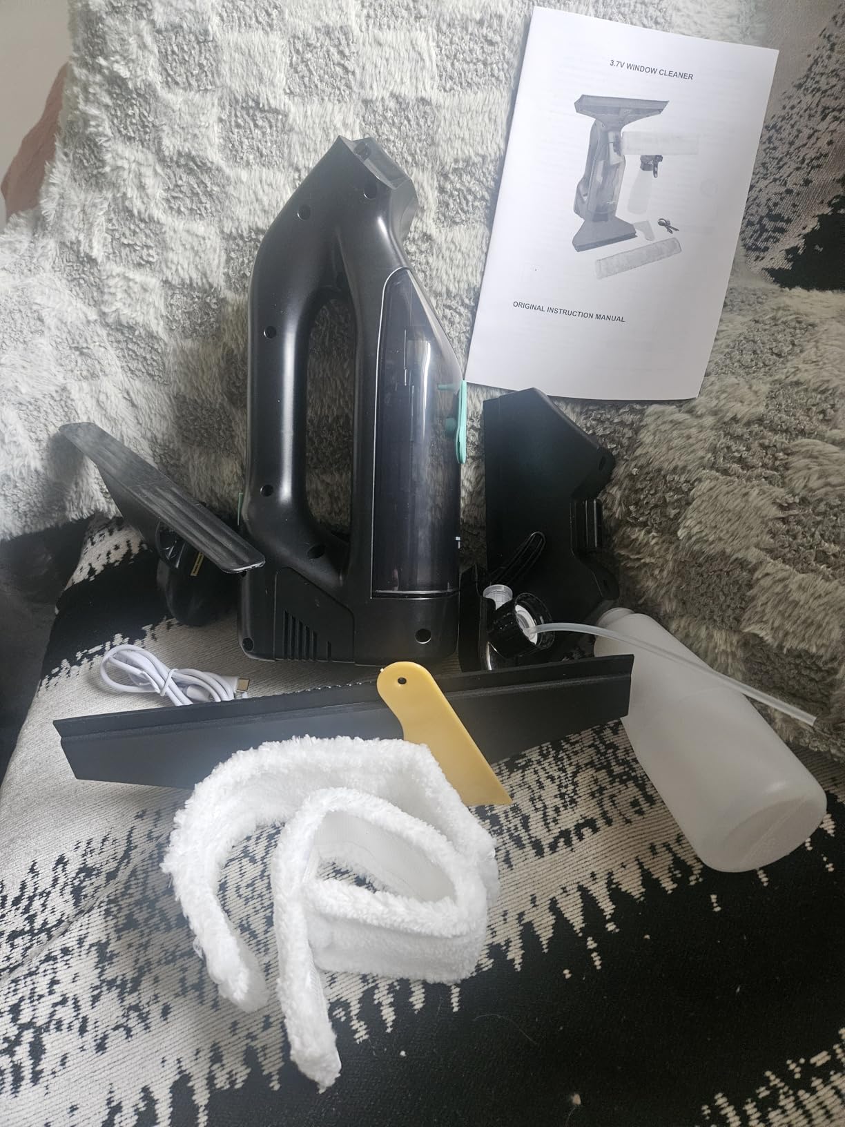 Window Vacuum Cleaner Kit Cordless, 35Min Runtime & 2 Suction Nozzles Cleaning Tool, All-in-One Electric Squeegee Spray Kit for Streak-Free Windows Washing, Shower Glass, Mirrors,Car customer photo 1