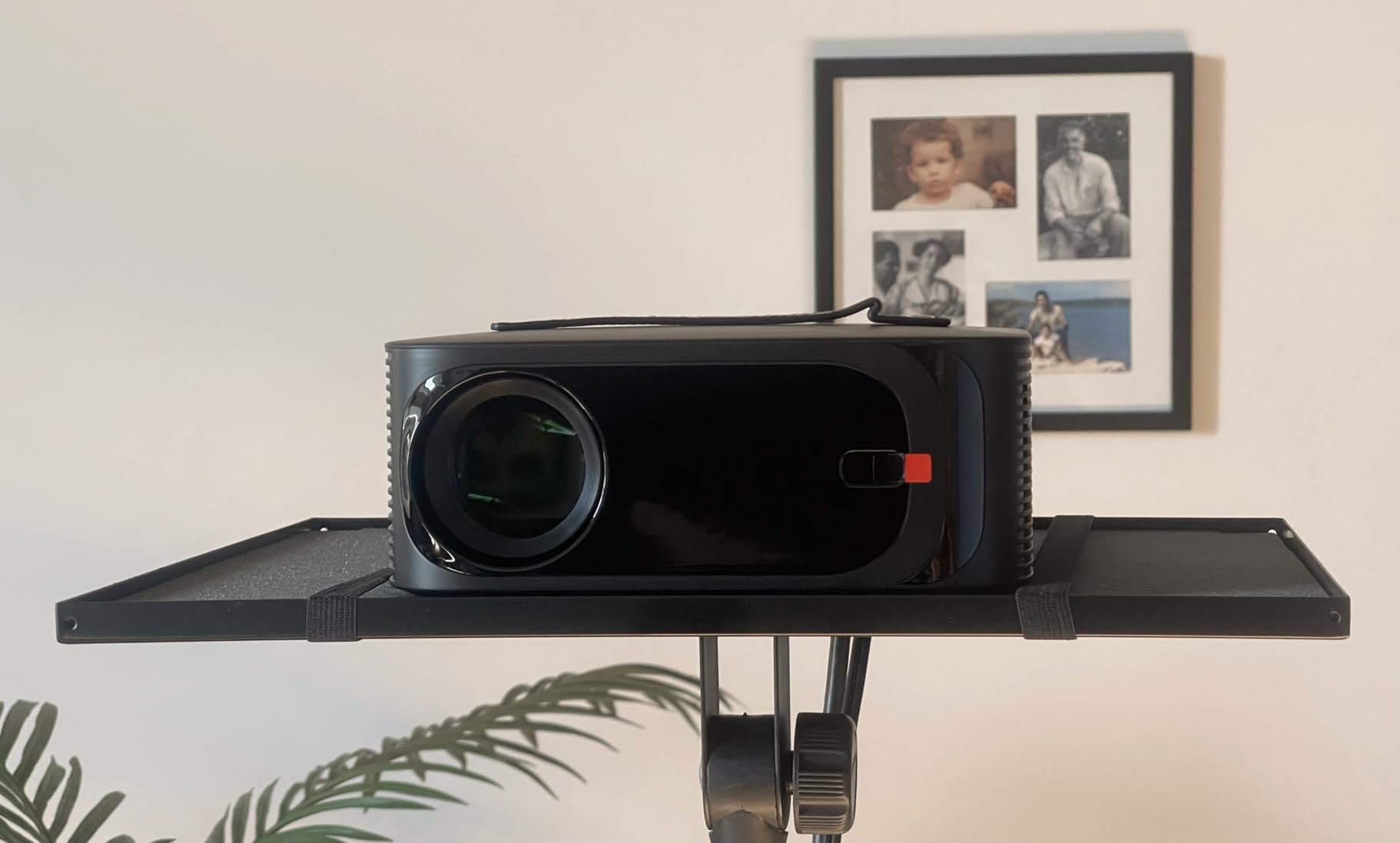 ONOAYO Outdoor-Projector-4K with AI Auto Focus,50WDolby Audio,Built-in Apps customer photo 1