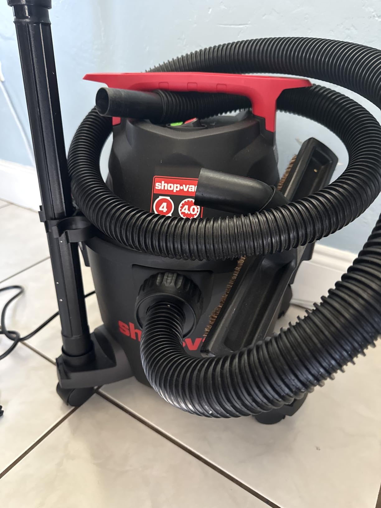 Shop-Vac 5430112 Wet/Dry Vacuum, 4 Gallon, 4 Peak HP, 1-1/4 Inch Diameter x 6 Foot Hose, 10 Foot Cord, Ideal for Jobsite, Garage, Workshop & Home customer photo 1