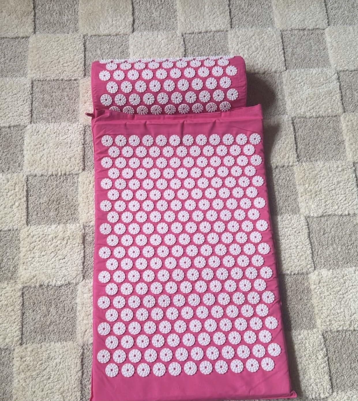 Fitvids Acupressure Mat and Pillow Set for Back/Neck Pain, Acupuncture Products to Relieve Muscle Fatigue, Improve Insomnia for Sedentary People, Acupuncture Eases Stress, Massage Mat, Pink customer photo 1