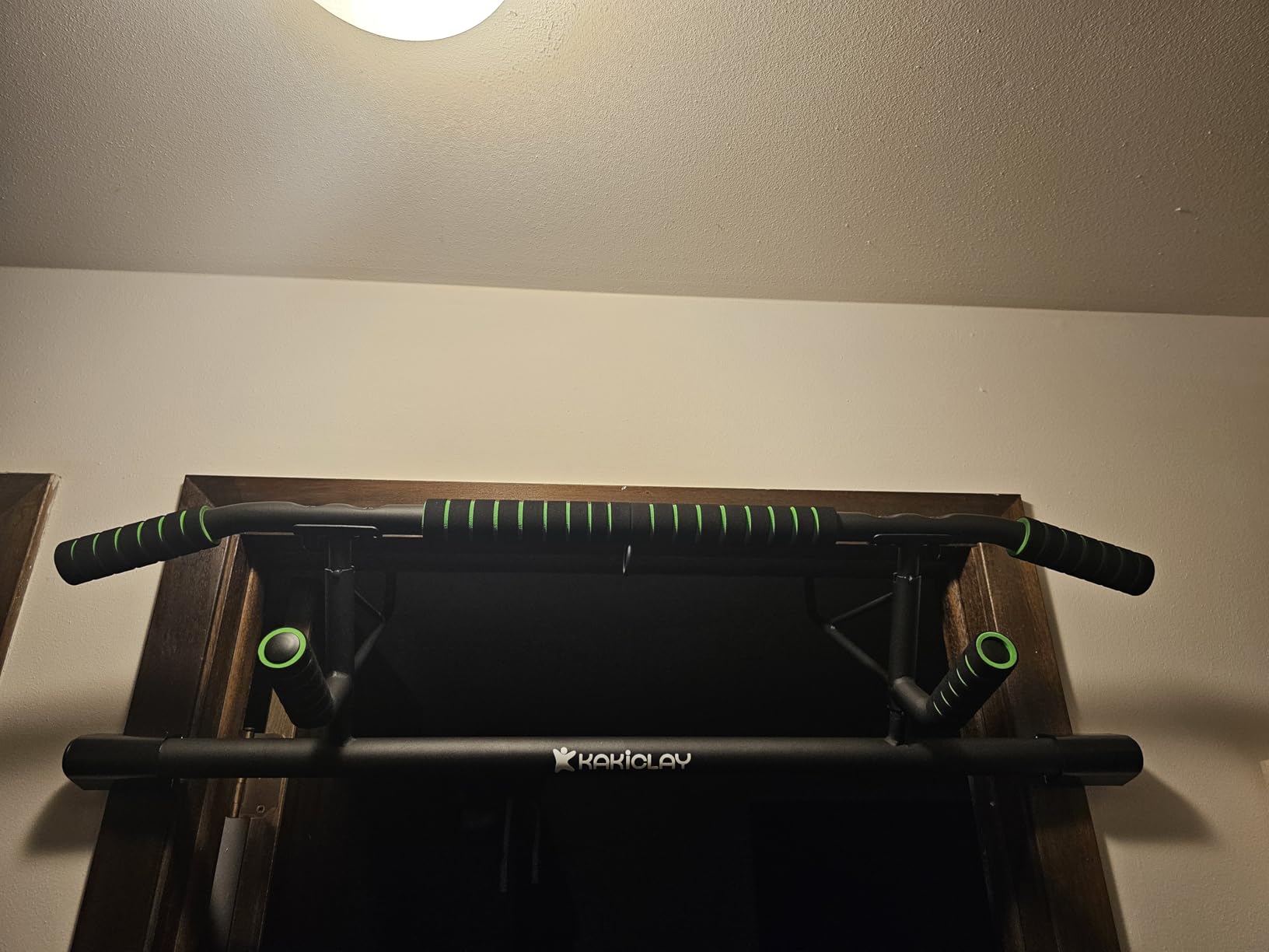 KAKICLAY New Upgrade Pull Up Bar for Doorway - Foldable Design & Space-Saving, Upto 440 Lbs Capacity, No Screwing or Slipping - USA Original Patent, Designed, Shipped, Warranty customer photo 2